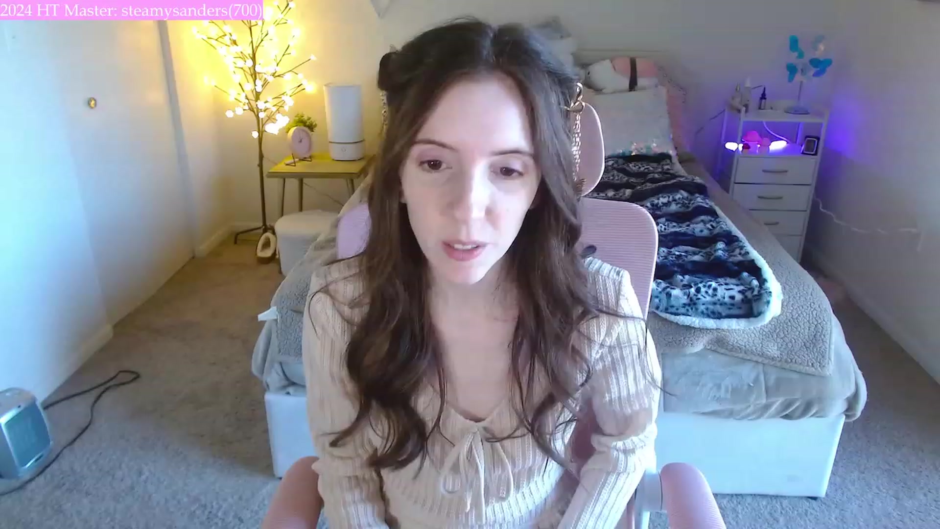 Gallery image thumbnail from MangoMae's myfreecams stream on, 02/04/2024, 19:20 image 14 of 20