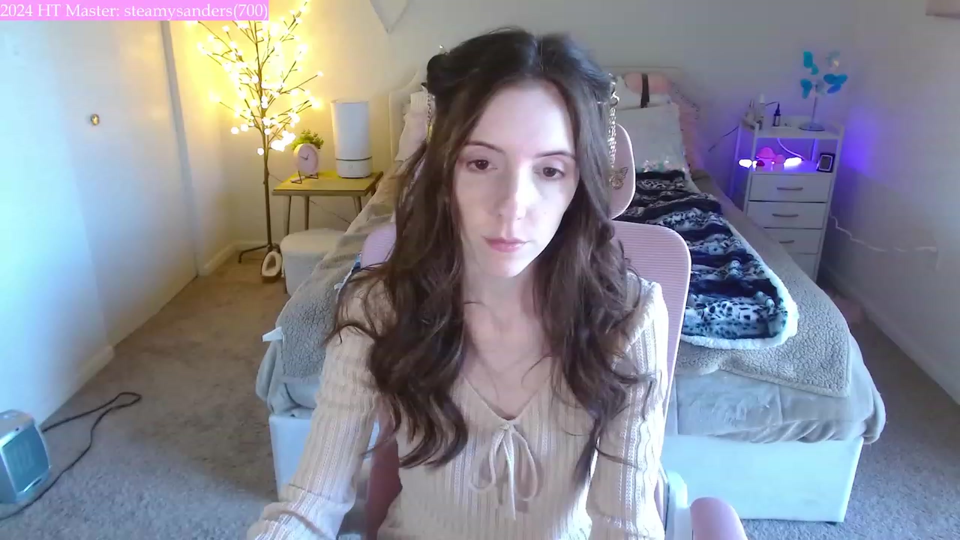 Gallery image thumbnail from MangoMae's myfreecams stream on, 02/04/2024, 19:20 image 9 of 20