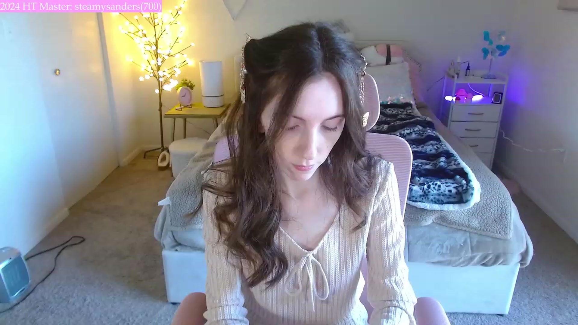 Gallery image thumbnail from MangoMae's myfreecams stream on, 02/04/2024, 19:20 image 7 of 20