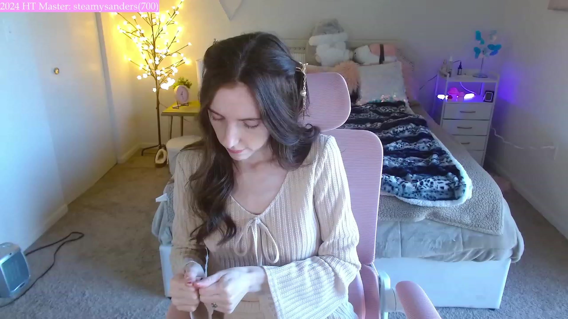 Gallery image thumbnail from MangoMae's myfreecams stream on, 02/04/2024, 19:20 image 1 of 20
