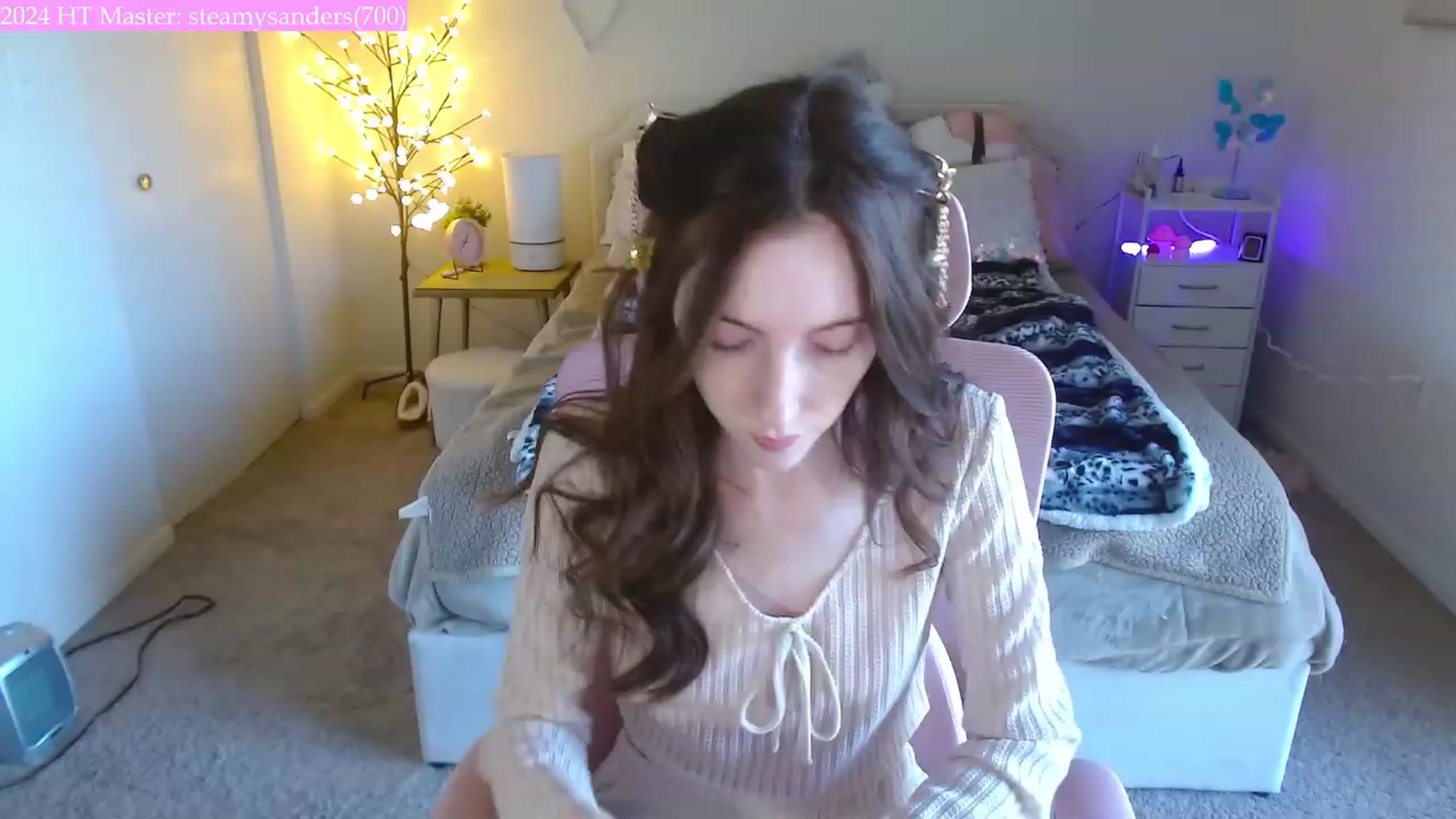 Gallery image thumbnail from MangoMae's myfreecams stream on, 02/04/2024, 19:20 image 5 of 20