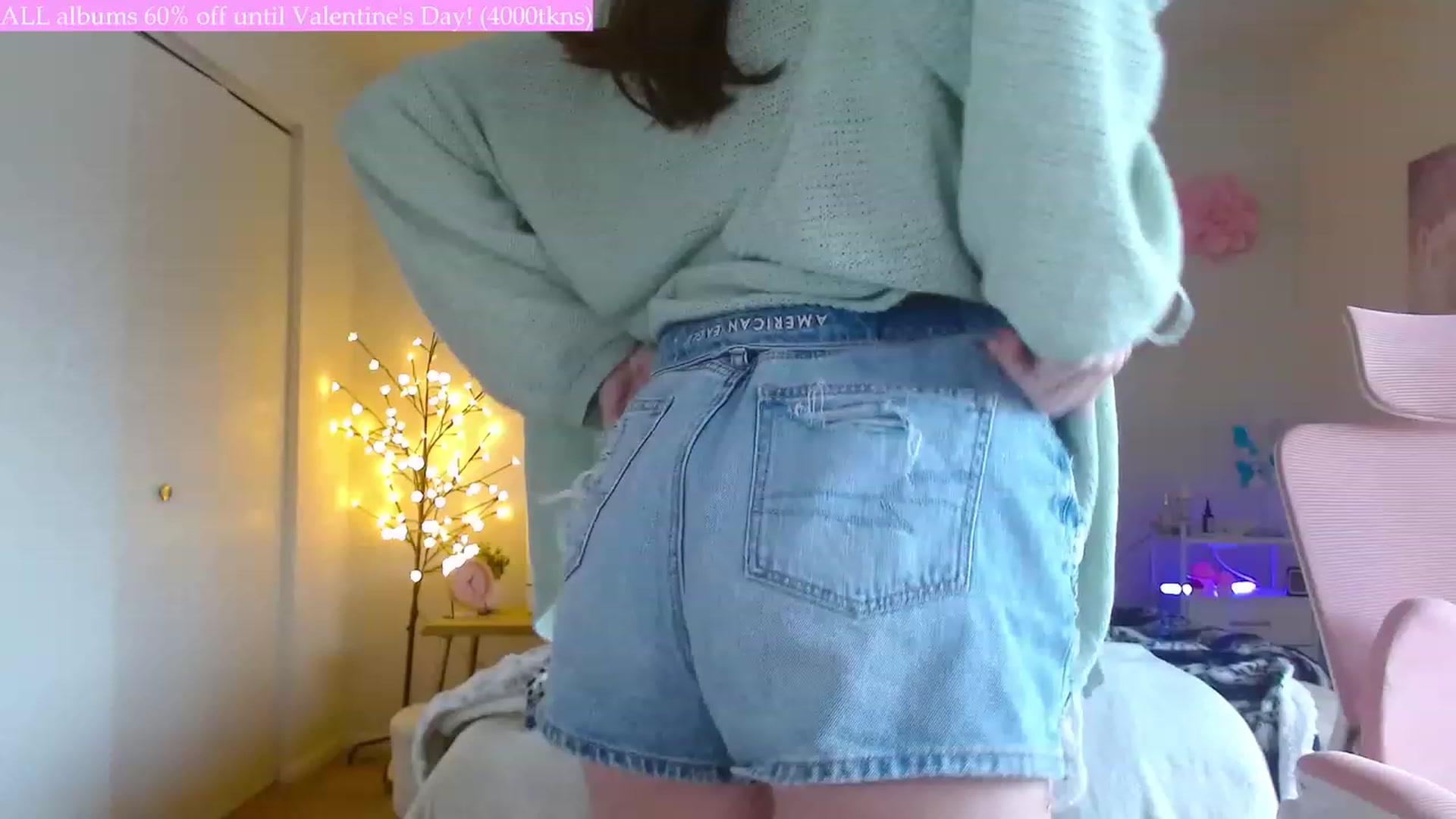 Gallery image thumbnail from MangoMae's myfreecams stream on, 02/08/2024, 19:32 image 4 of 20