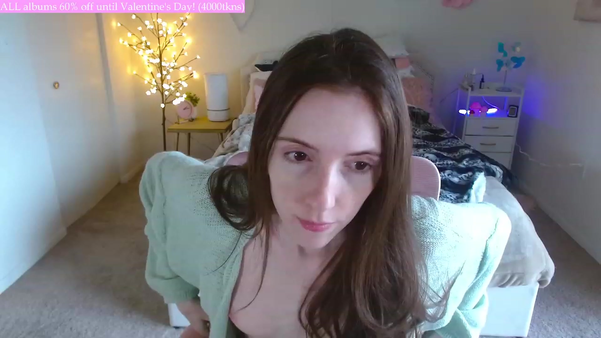 Gallery image thumbnail from MangoMae's myfreecams stream on, 02/08/2024, 19:32 image 17 of 20