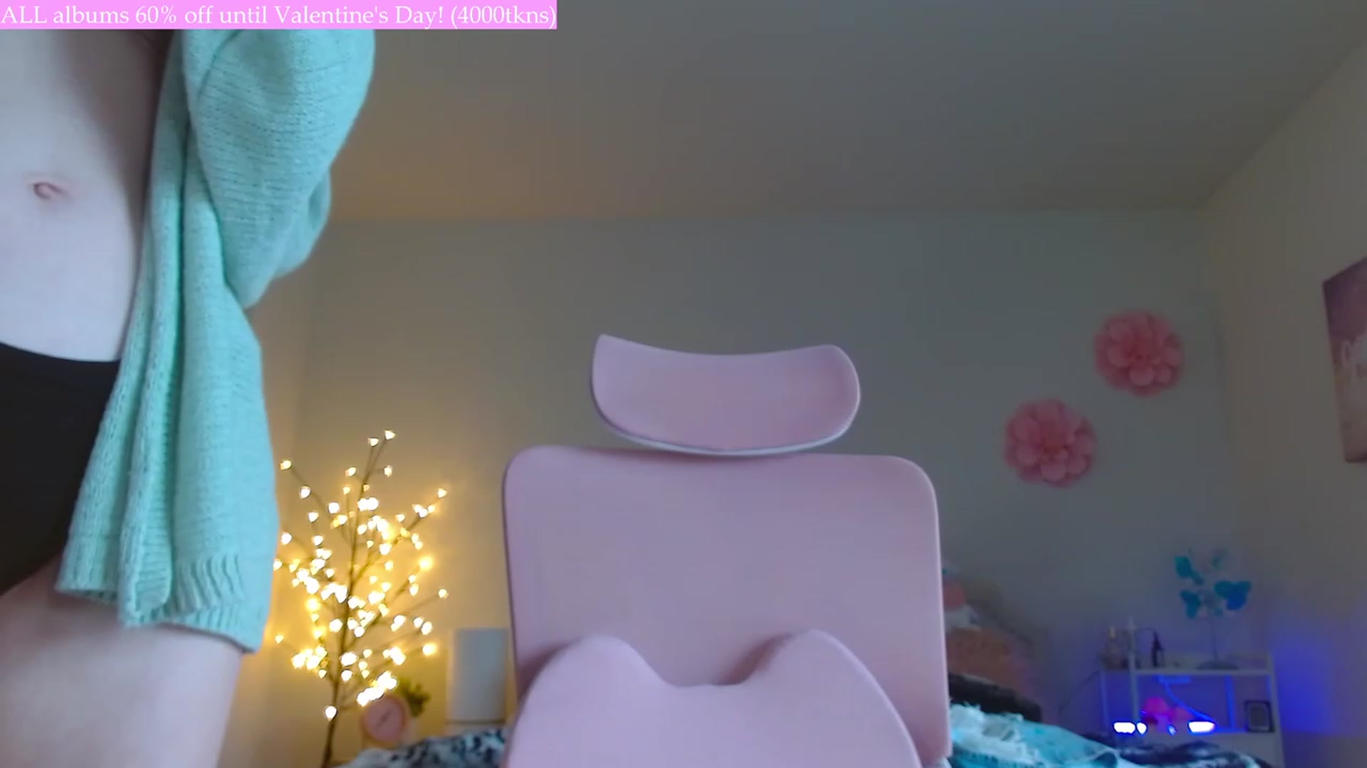 Gallery image thumbnail from MangoMae's myfreecams stream on, 02/08/2024, 19:32 image 7 of 20