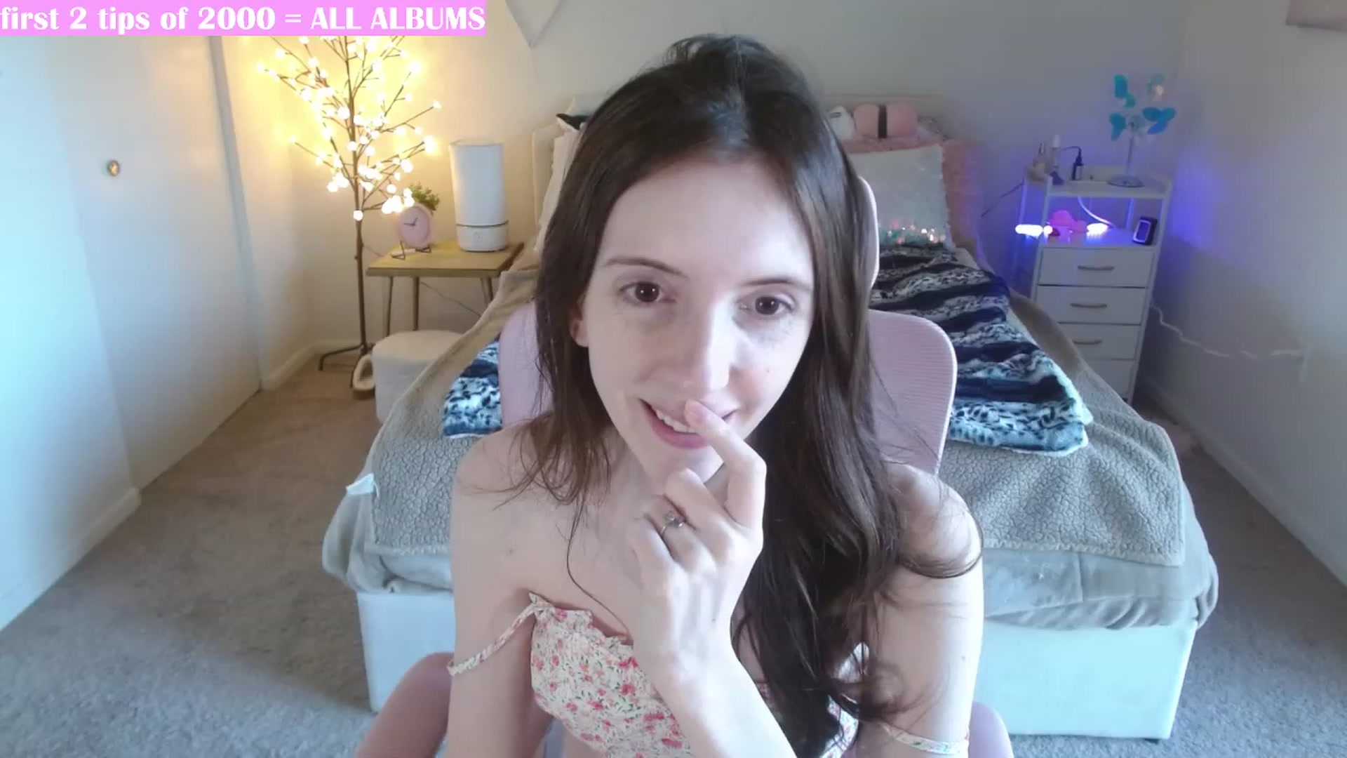 Gallery image thumbnail from MangoMae's myfreecams stream on, 02/14/2024, 18:52 image 19 of 20