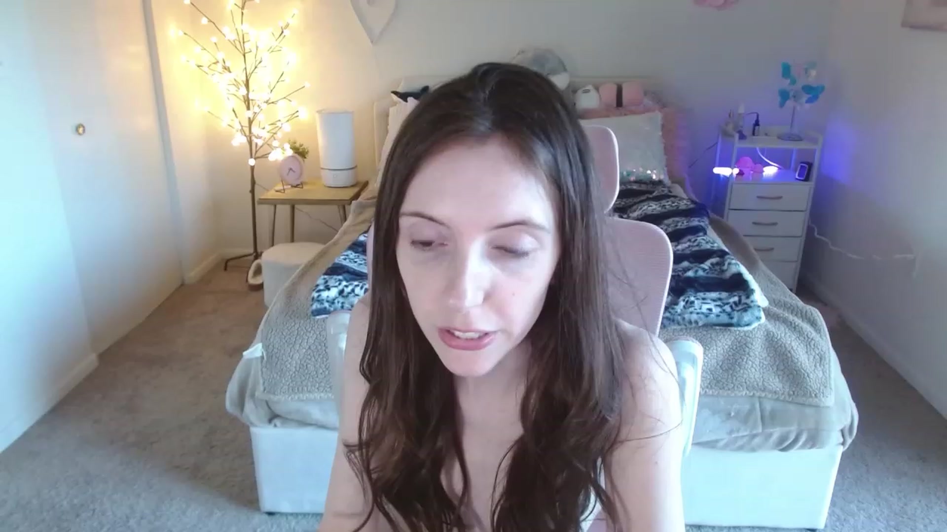 Gallery image thumbnail from MangoMae's myfreecams stream on, 02/14/2024, 21:45 image 14 of 20