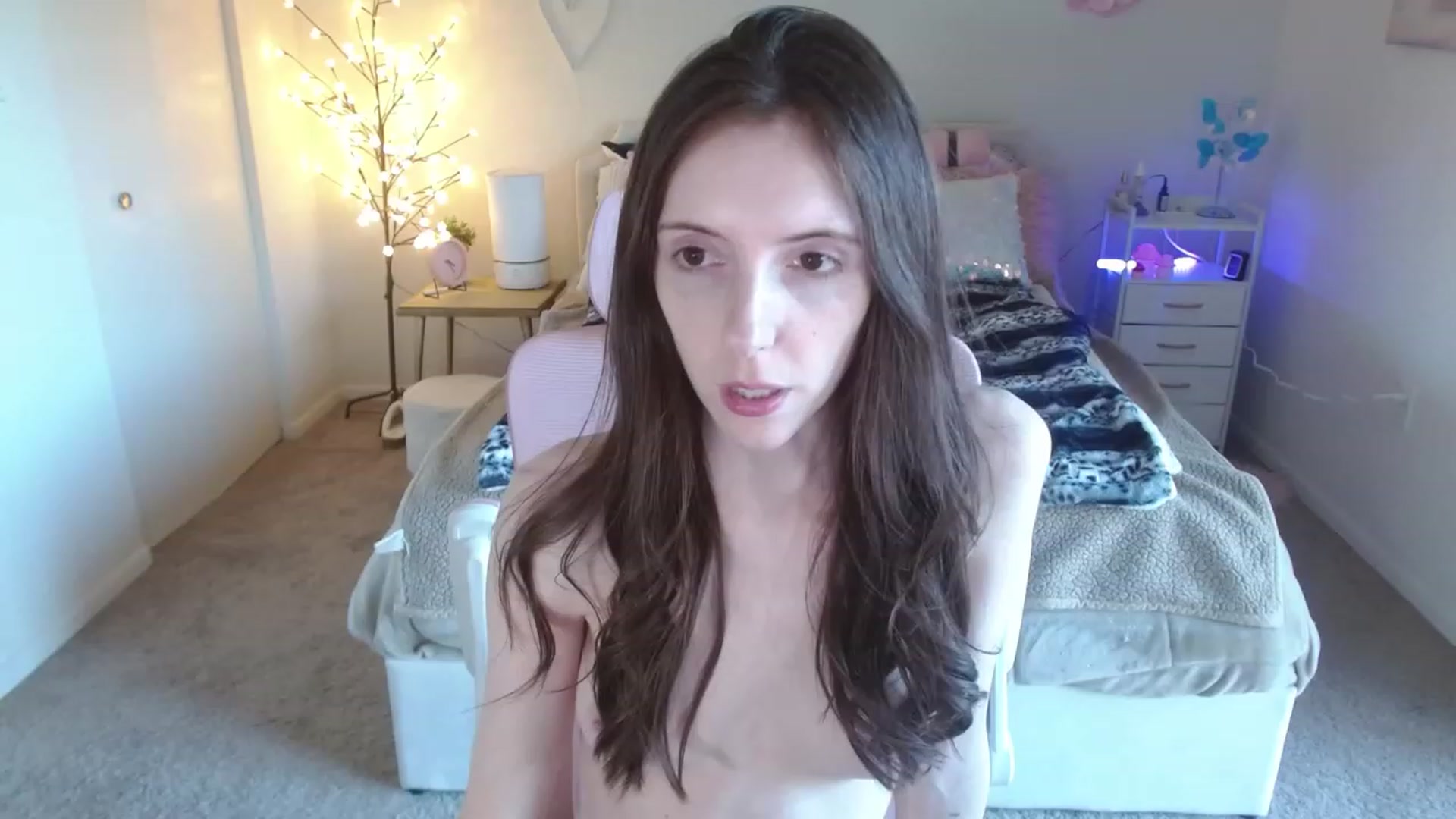 Gallery image thumbnail from MangoMae's myfreecams stream on, 02/14/2024, 21:45 image 1 of 20