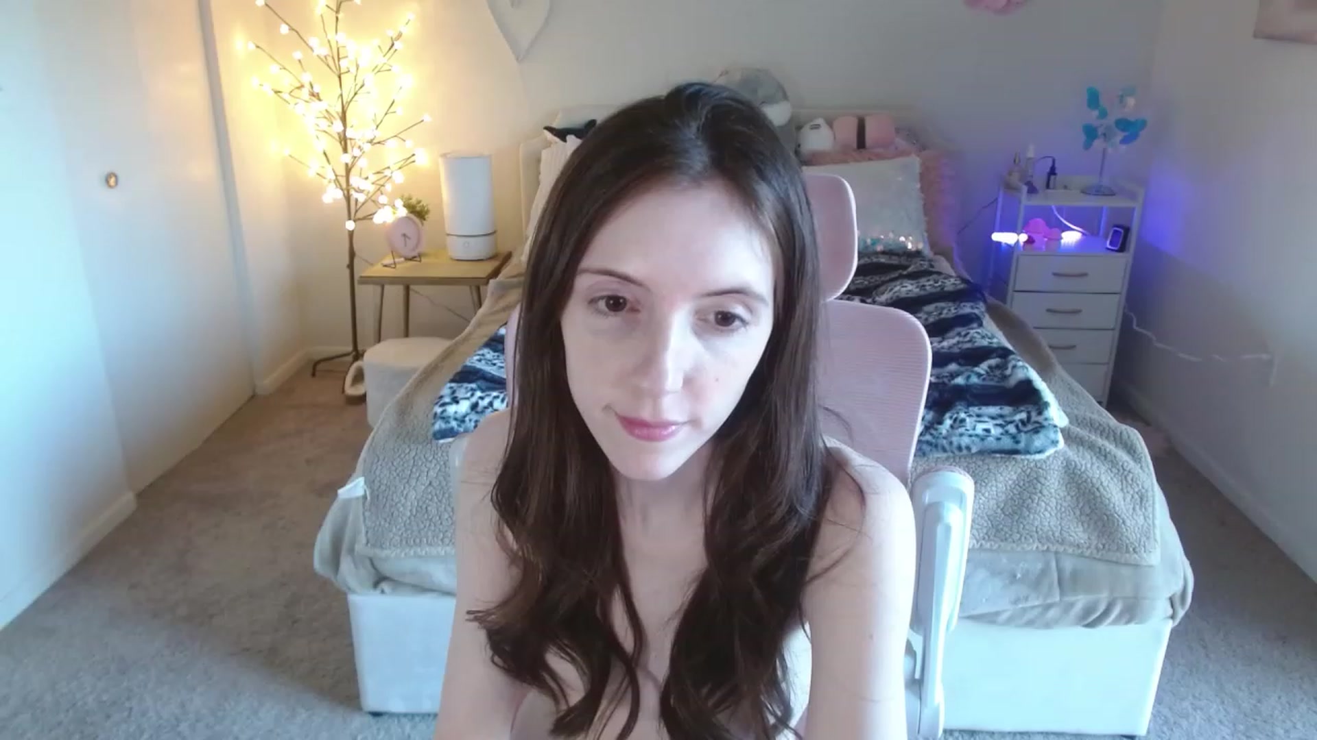 Gallery image thumbnail from MangoMae's myfreecams stream on, 02/14/2024, 21:45 image 6 of 20