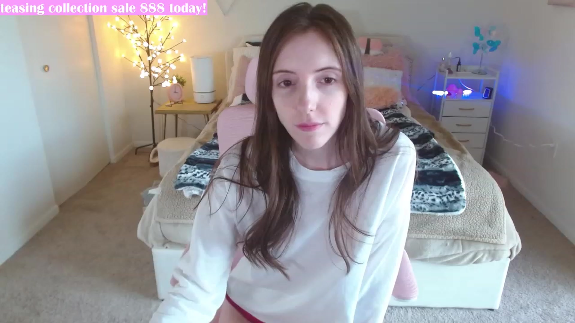 Gallery image thumbnail from MangoMae's myfreecams stream on, 02/15/2024, 21:07 image 15 of 20