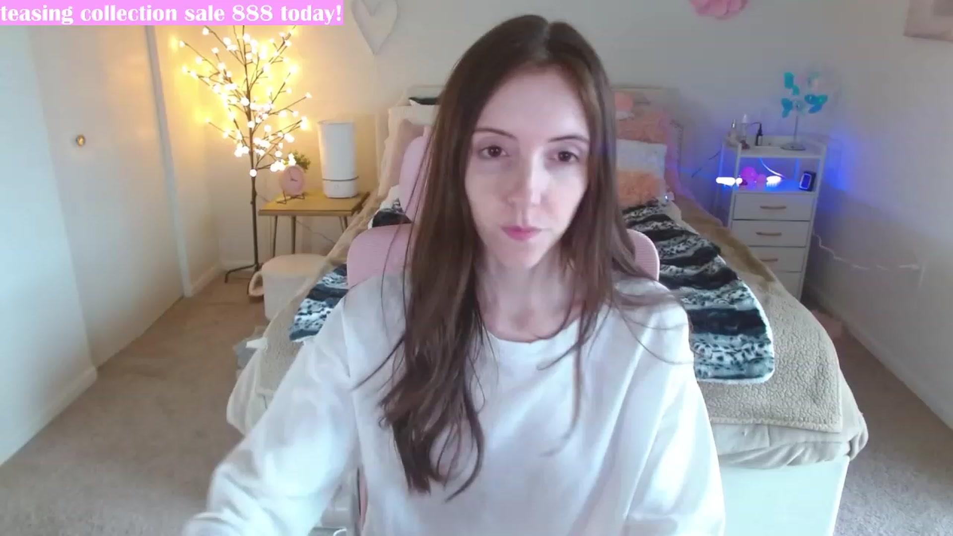 Gallery image thumbnail from MangoMae's myfreecams stream on, 02/15/2024, 21:07 image 9 of 20