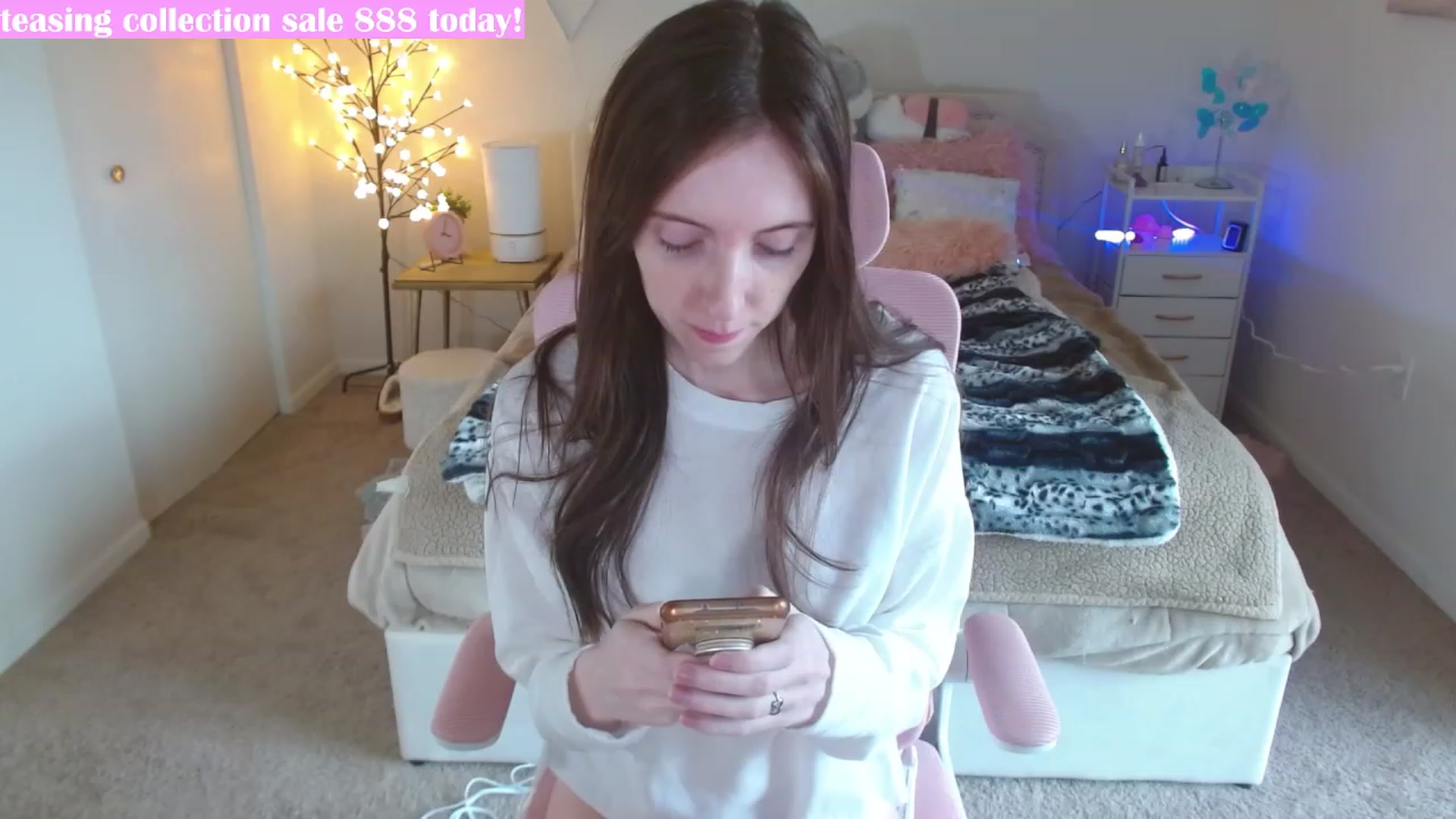 Gallery image thumbnail from MangoMae's myfreecams stream on, 02/15/2024, 21:07 image 17 of 20