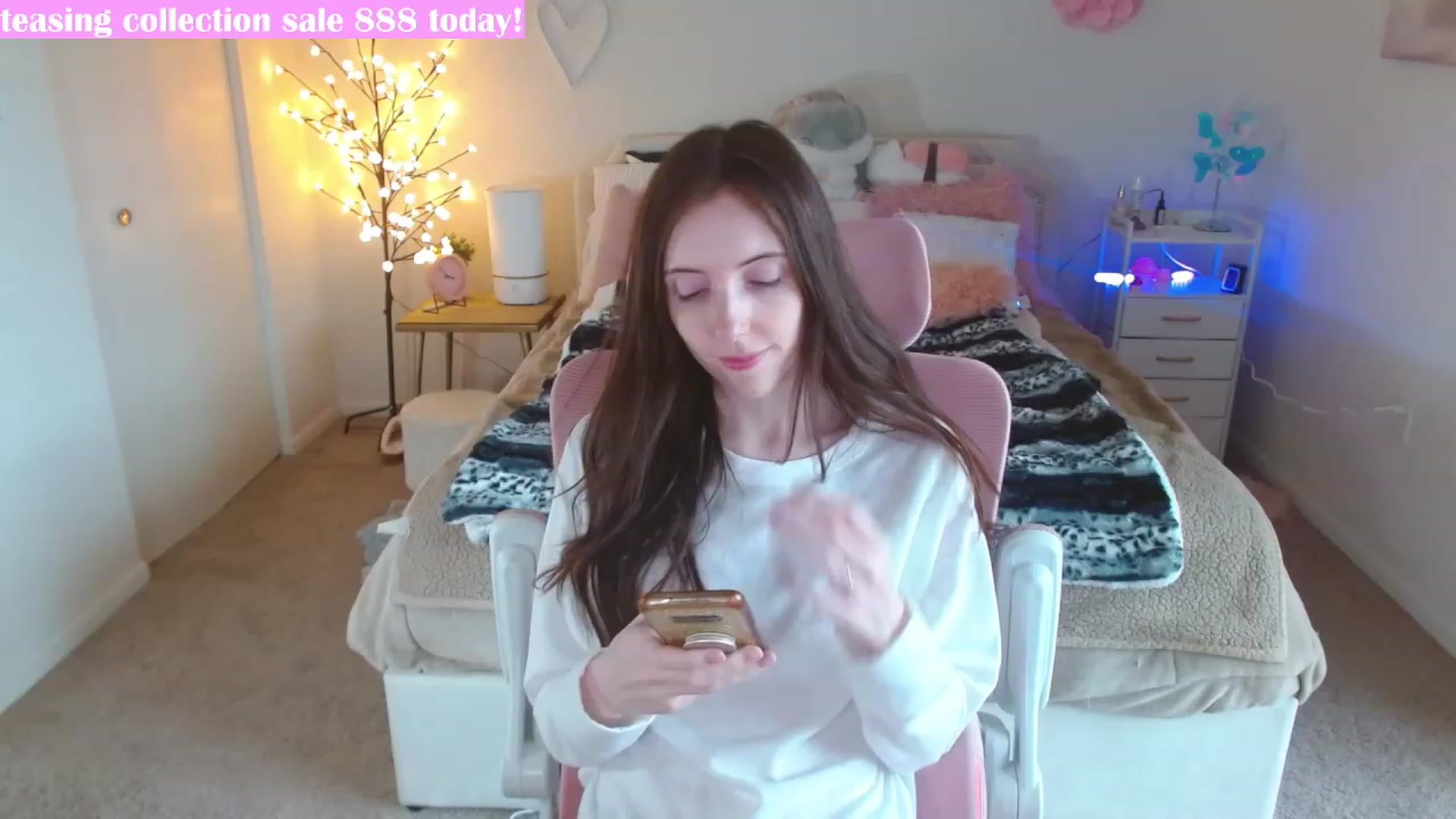 Gallery image thumbnail from MangoMae's myfreecams stream on, 02/15/2024, 21:07 image 4 of 20
