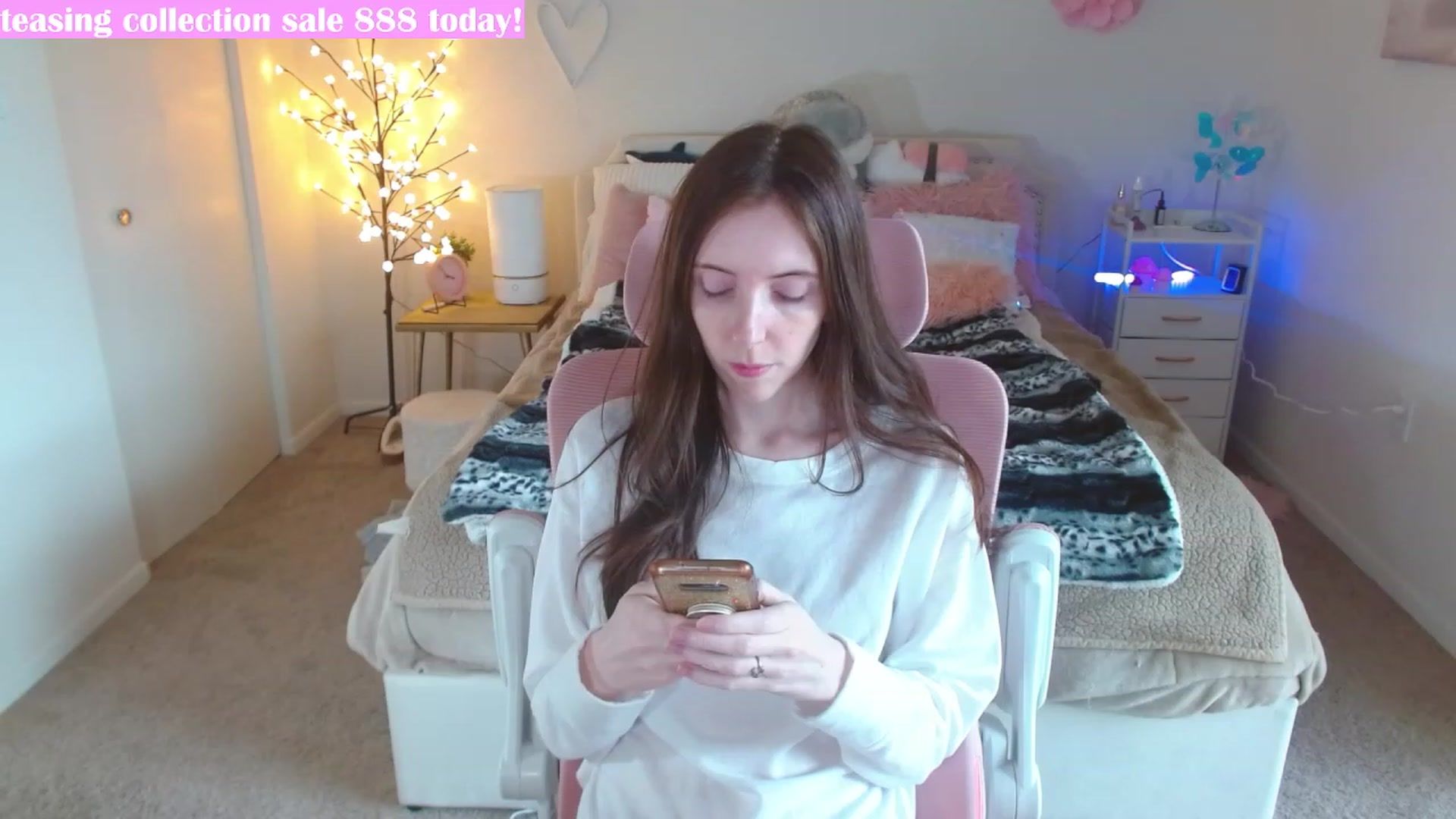 Gallery image thumbnail from MangoMae's myfreecams stream on, 02/15/2024, 21:07 image 5 of 20