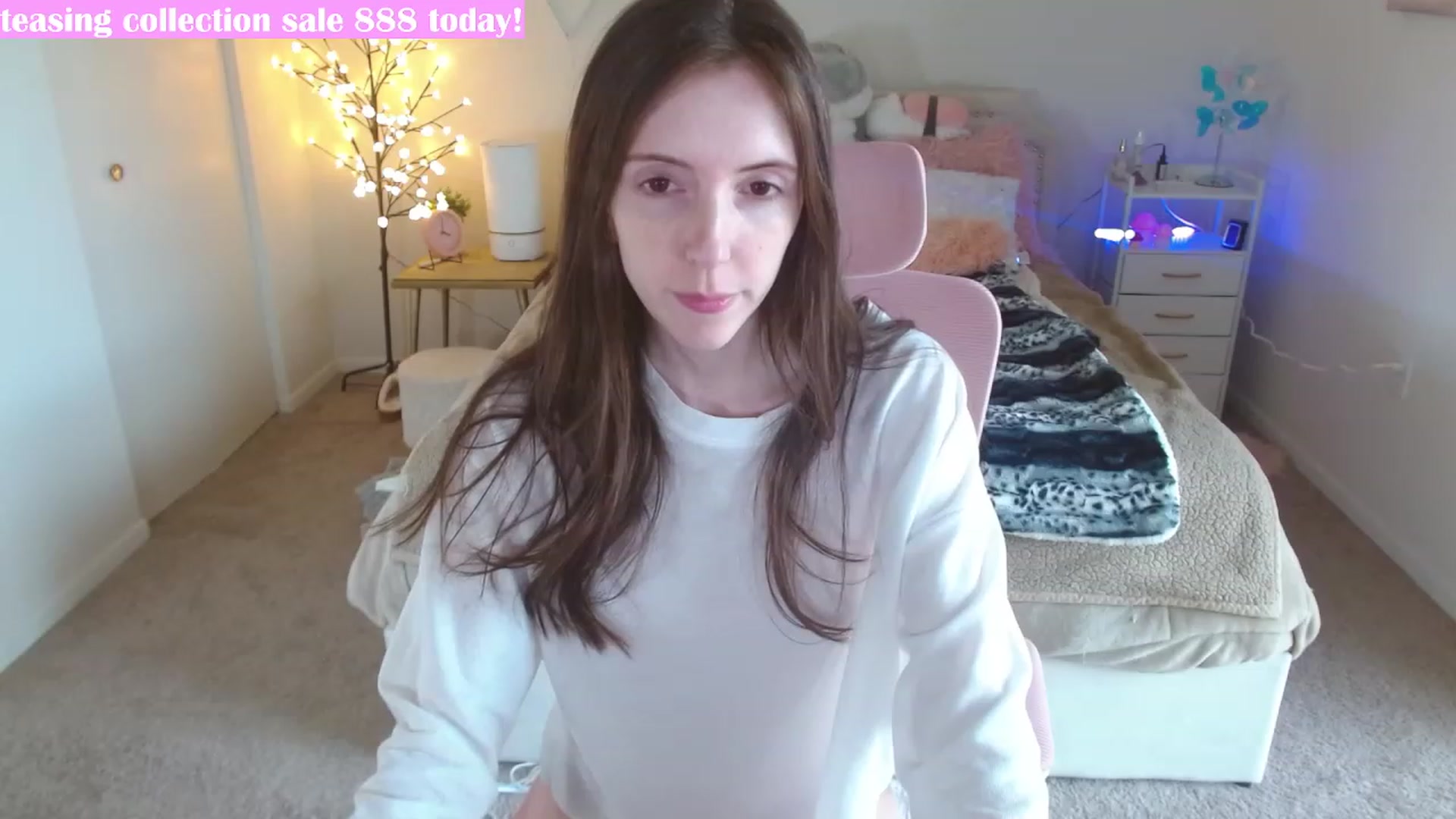 Gallery image thumbnail from MangoMae's myfreecams stream on, 02/15/2024, 21:07 image 13 of 20