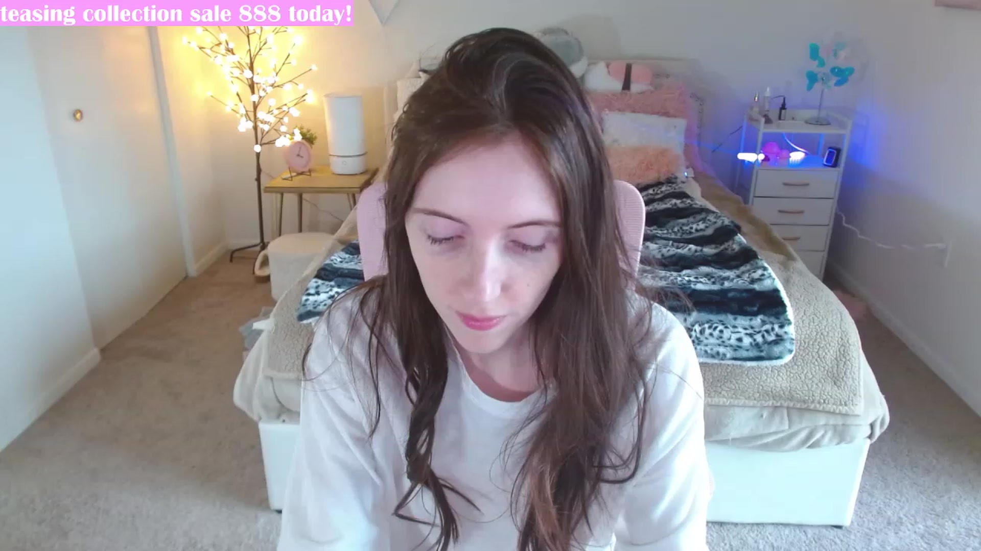 Gallery image thumbnail from MangoMae's myfreecams stream on, 02/15/2024, 21:07 image 19 of 20