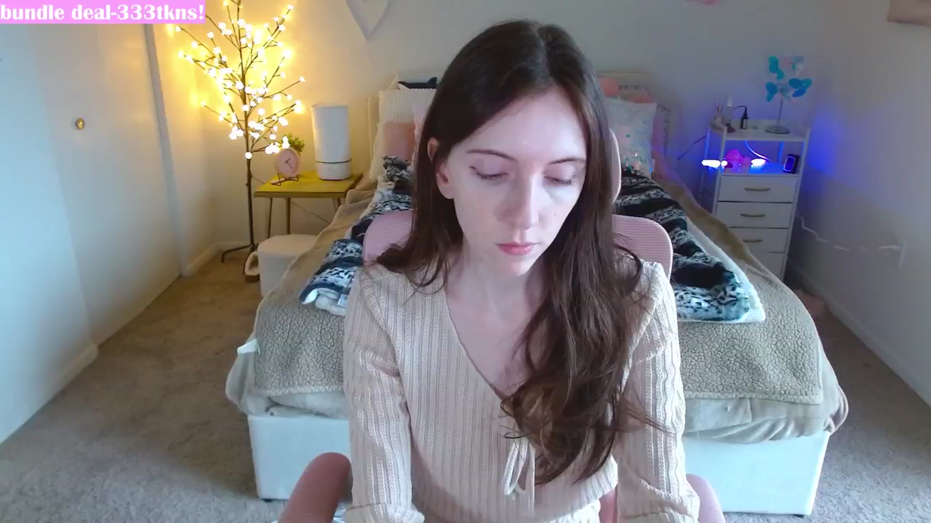 Gallery image thumbnail from MangoMae's myfreecams stream on, 02/16/2024, 19:33 image 14 of 20