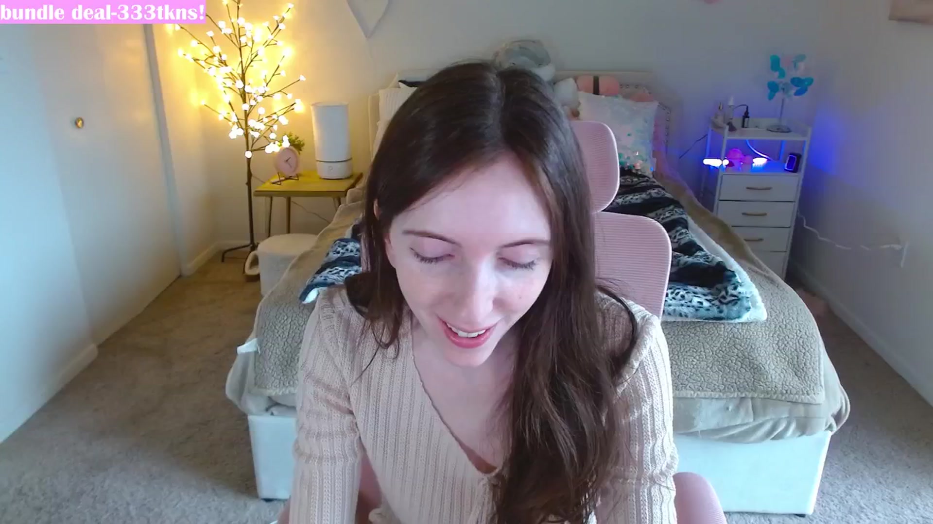 Gallery image thumbnail from MangoMae's myfreecams stream on, 02/16/2024, 19:33 image 15 of 20