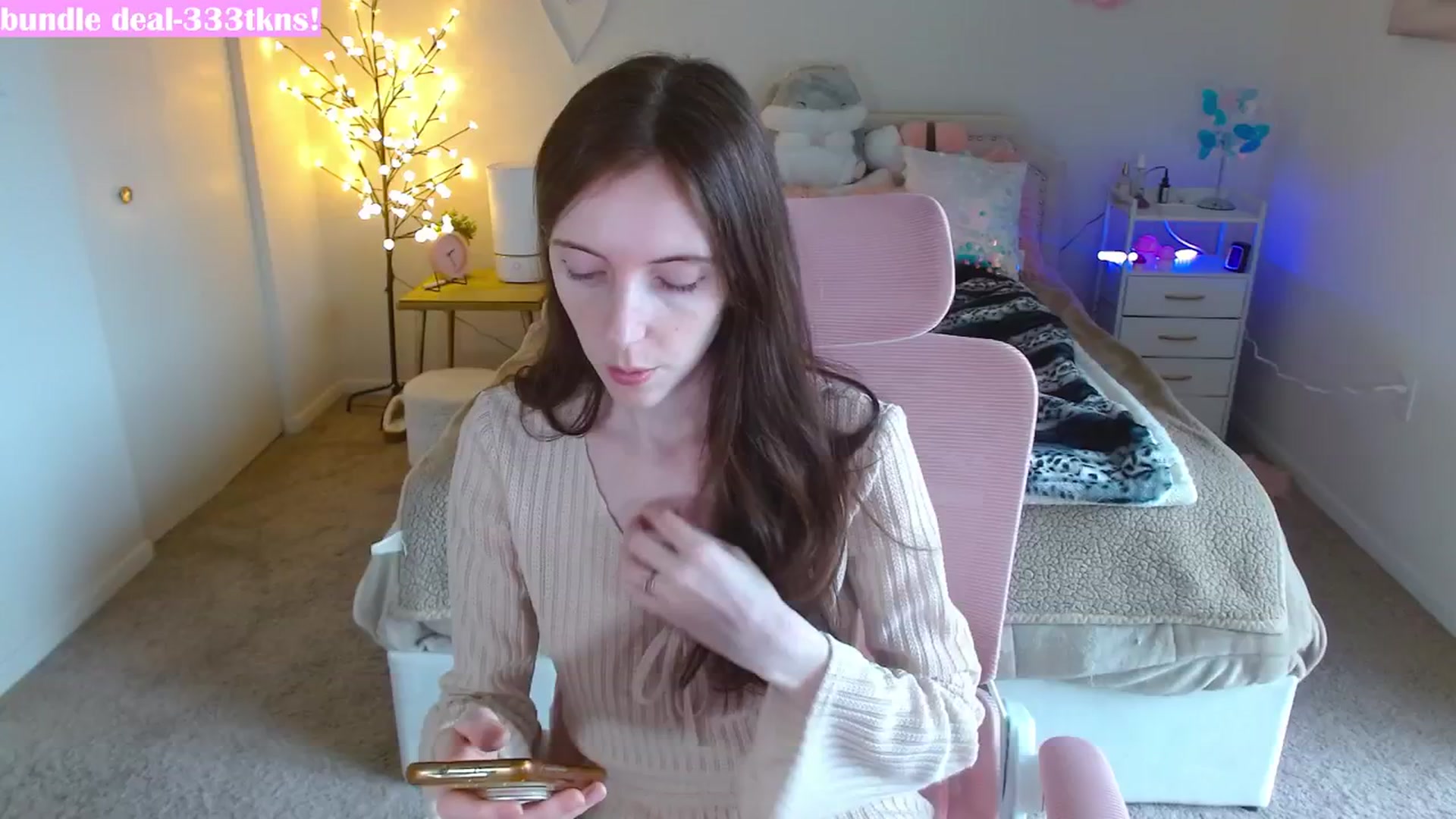 Gallery image thumbnail from MangoMae's myfreecams stream on, 02/16/2024, 19:33 image 16 of 20