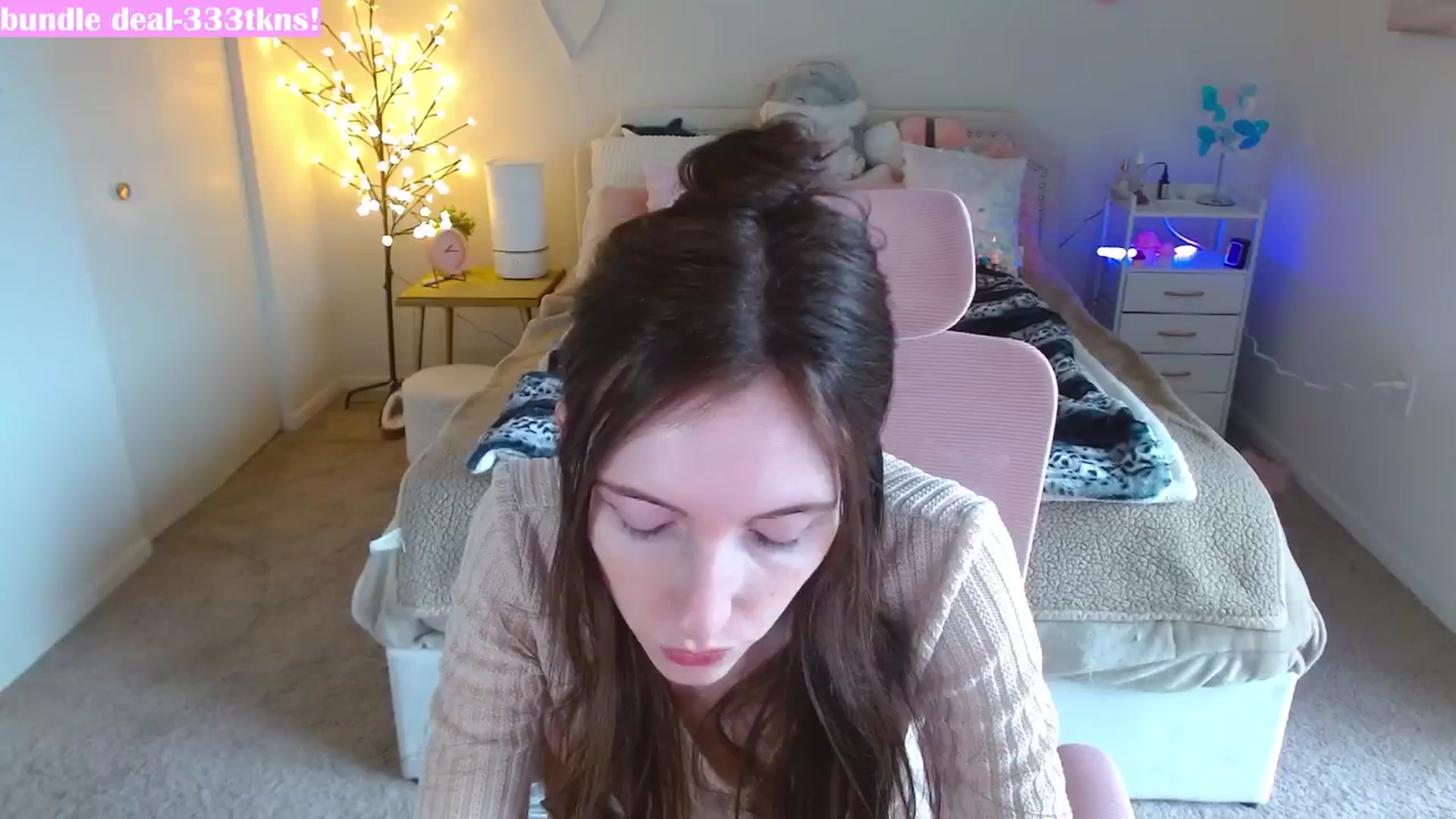 Gallery image thumbnail from MangoMae's myfreecams stream on, 02/16/2024, 19:33 image 7 of 20