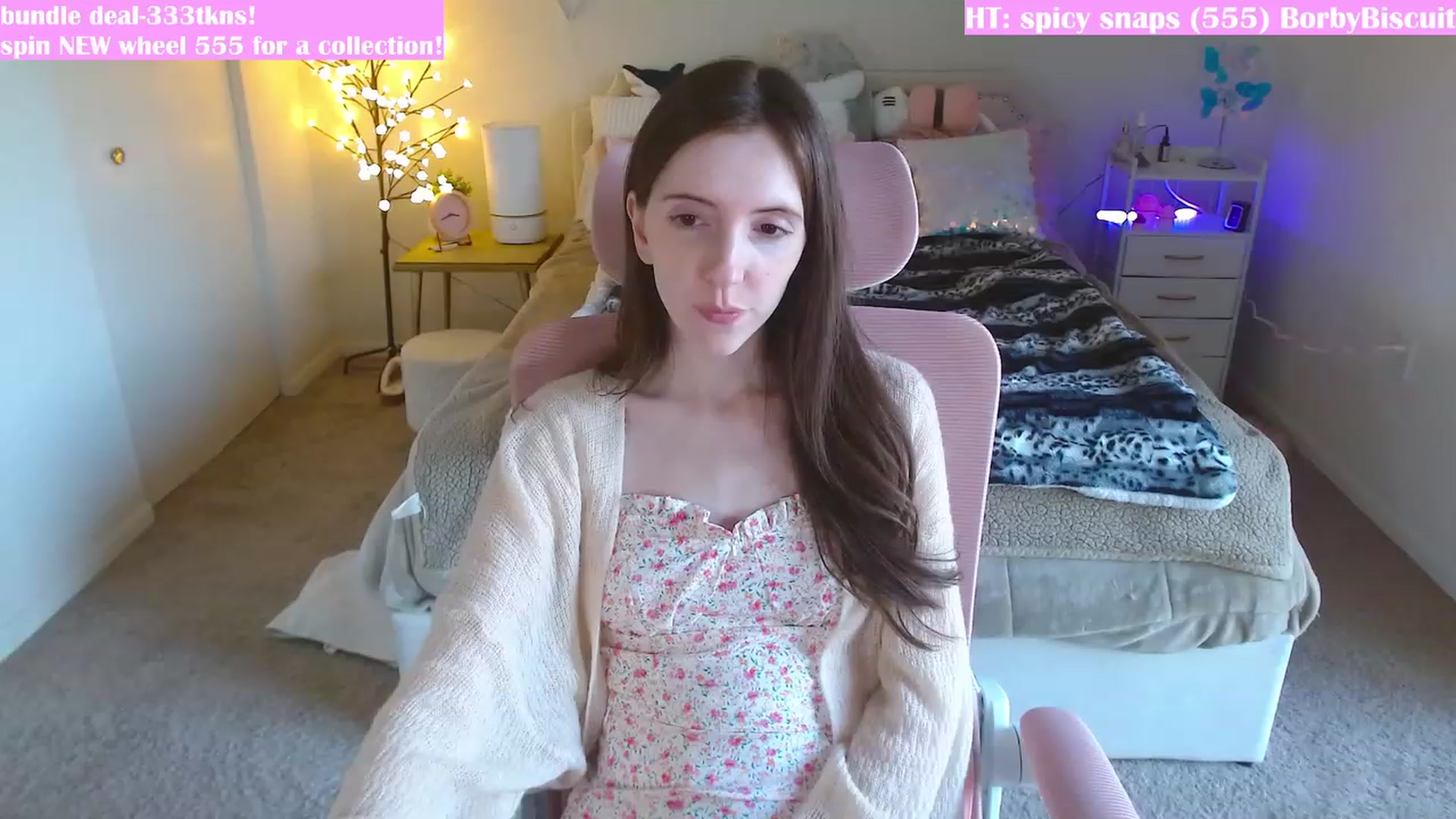 Gallery image thumbnail from MangoMae's myfreecams stream on, 02/21/2024, 21:06 image 18 of 20