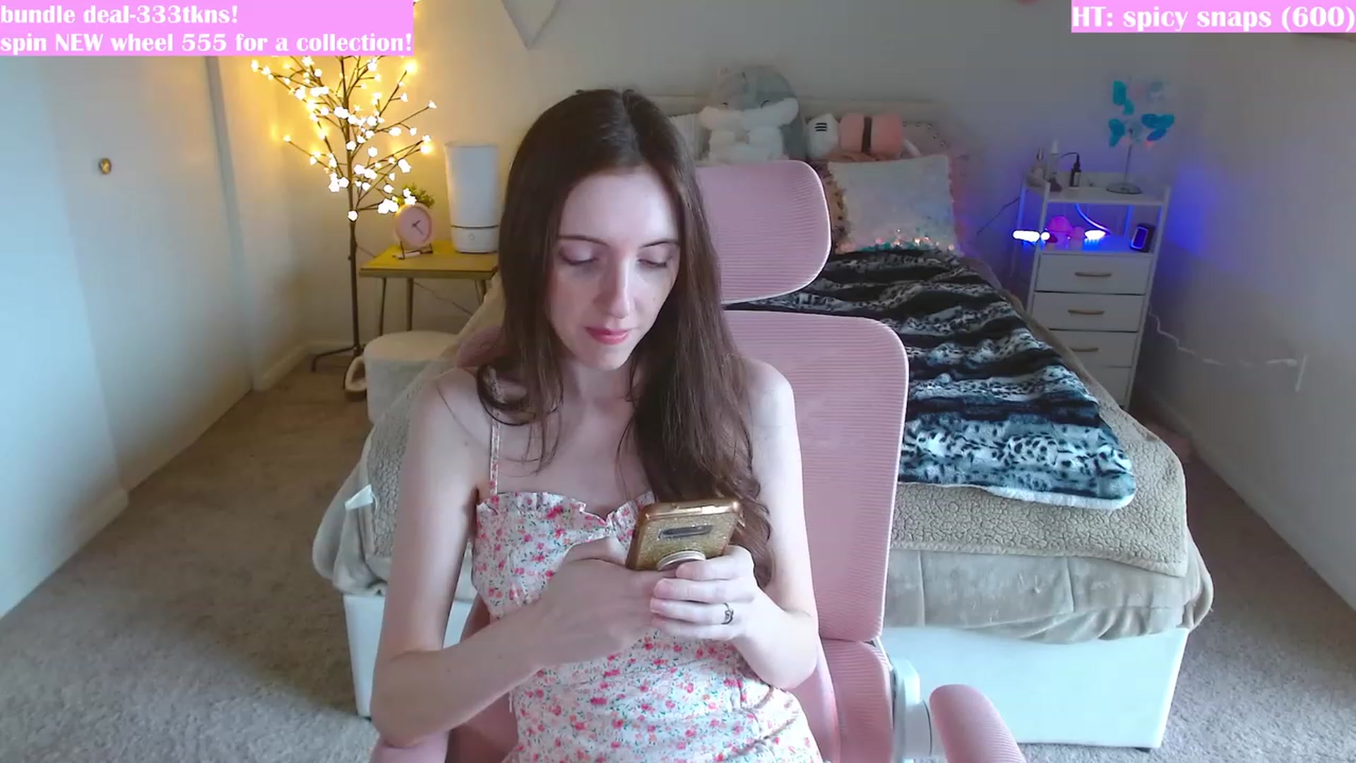 Gallery image thumbnail from MangoMae's myfreecams stream on, 02/21/2024, 21:06 image 6 of 20