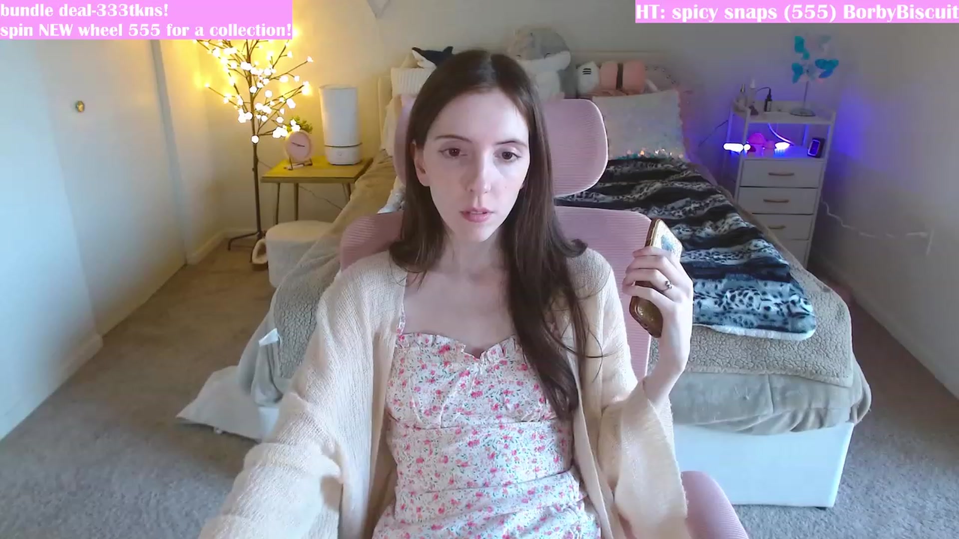 Gallery image thumbnail from MangoMae's myfreecams stream on, 02/21/2024, 21:06 image 19 of 20