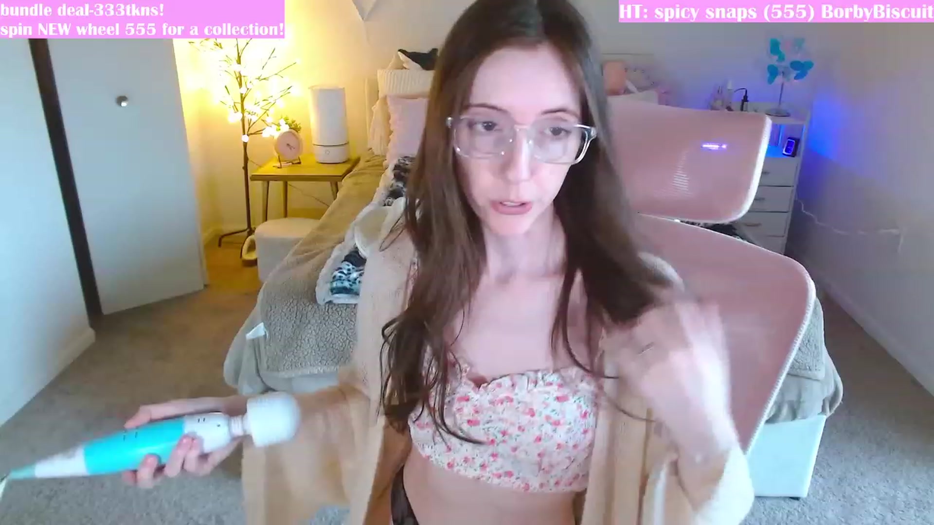 Gallery image thumbnail from MangoMae's myfreecams stream on, 02/21/2024, 22:31 image 17 of 20