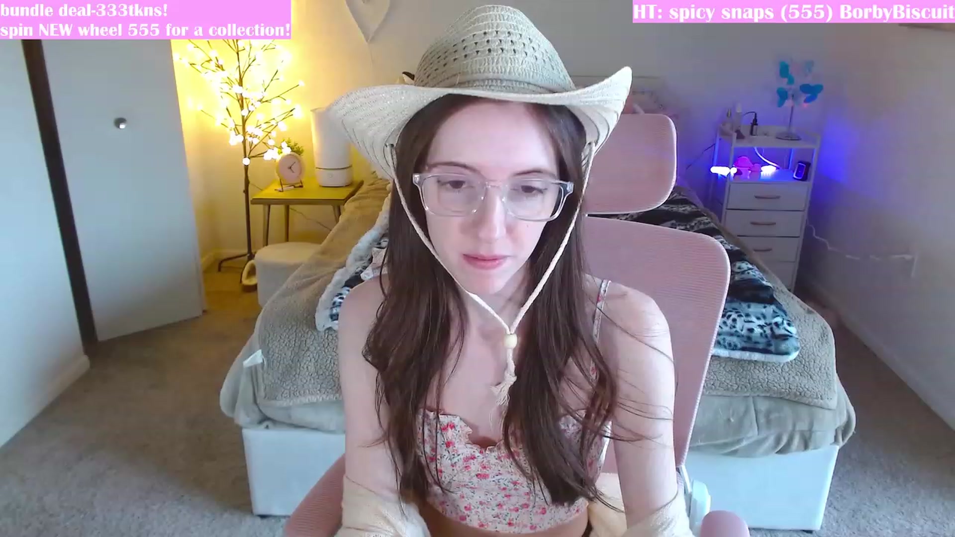 Gallery image thumbnail from MangoMae's myfreecams stream on, 02/21/2024, 22:31 image 11 of 20