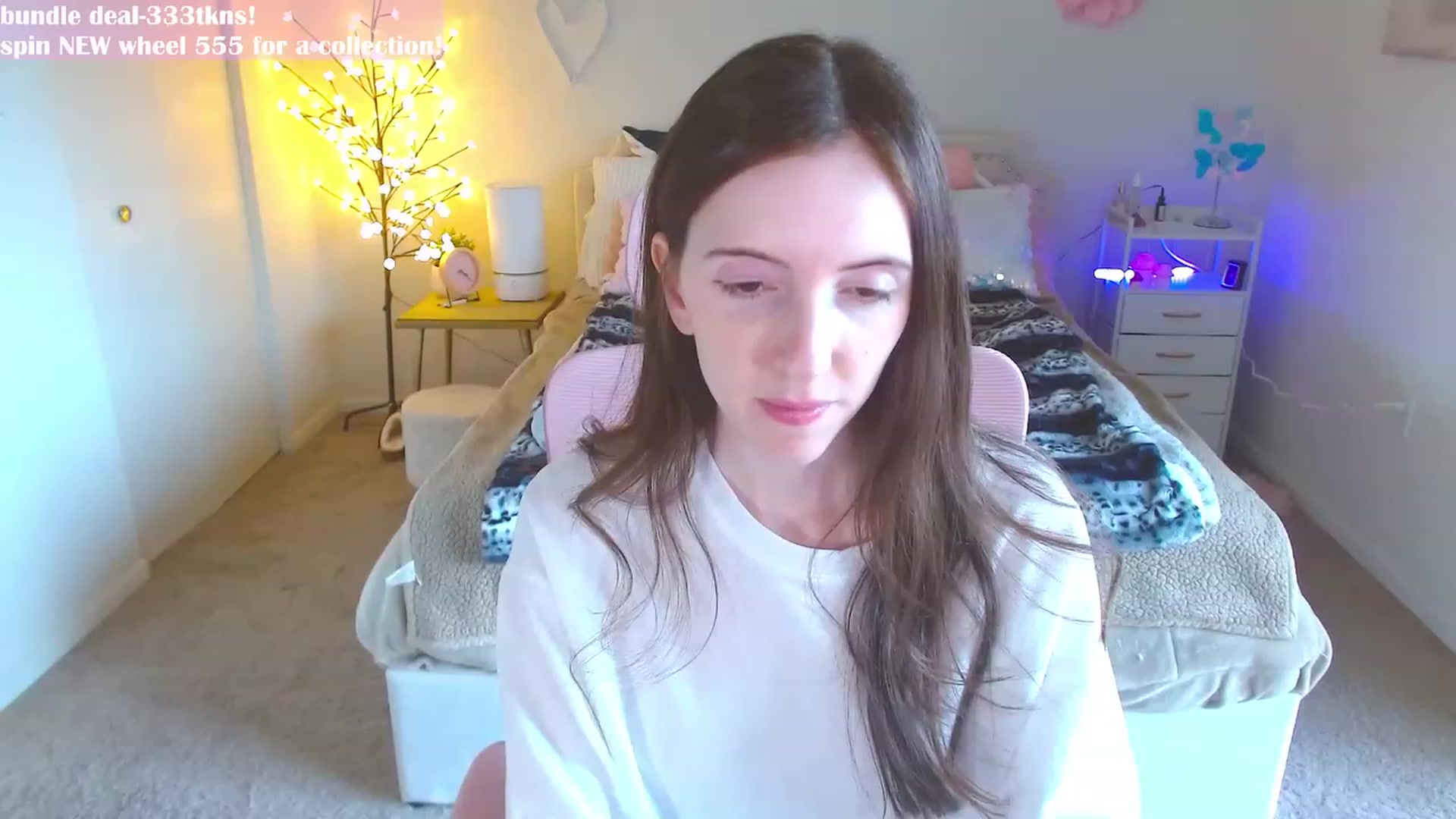 Gallery image thumbnail from MangoMae's myfreecams stream on, 02/22/2024, 21:26 image 17 of 20