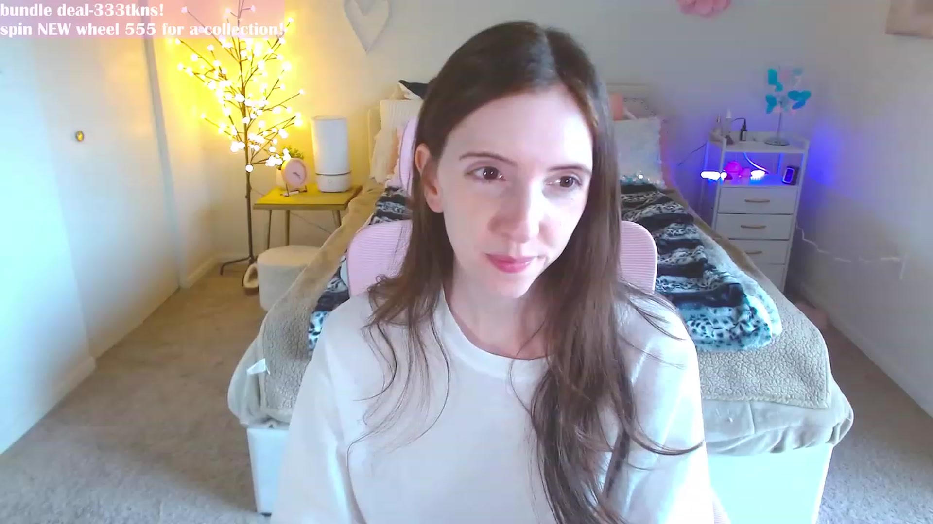 Gallery image thumbnail from MangoMae's myfreecams stream on, 02/22/2024, 21:26 image 18 of 20