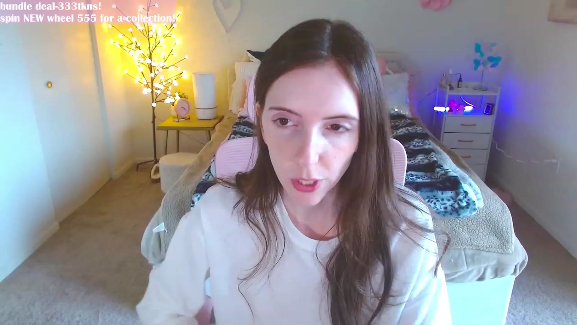 Gallery image thumbnail from MangoMae's myfreecams stream on, 02/22/2024, 21:26 image 16 of 20