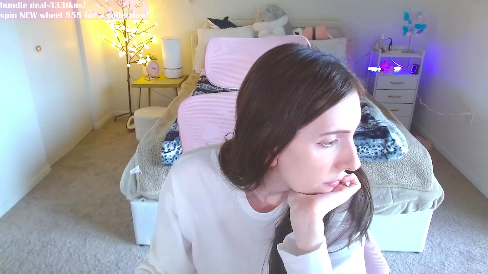 Gallery image thumbnail from MangoMae's myfreecams stream on, 02/22/2024, 21:26 image 8 of 20