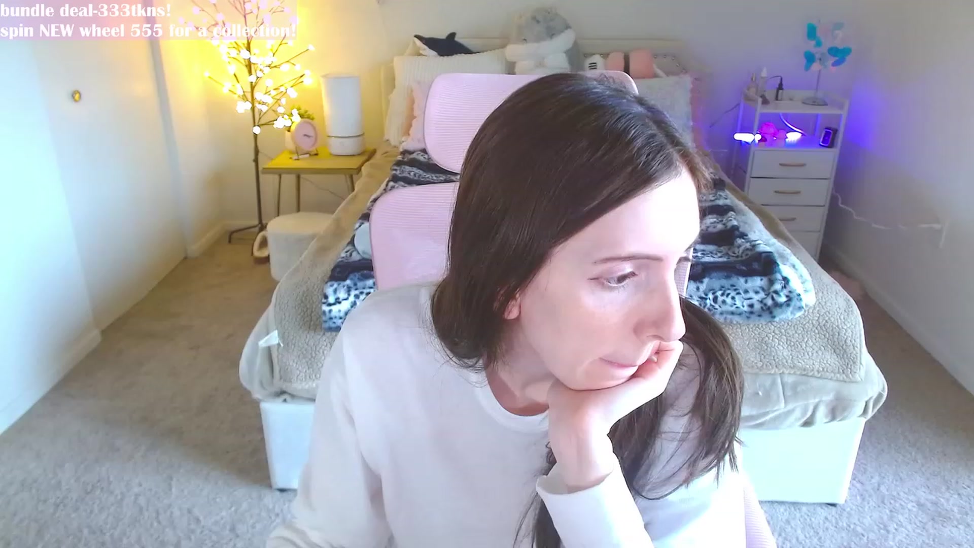 Gallery image thumbnail from MangoMae's myfreecams stream on, 02/22/2024, 21:26 image 7 of 20