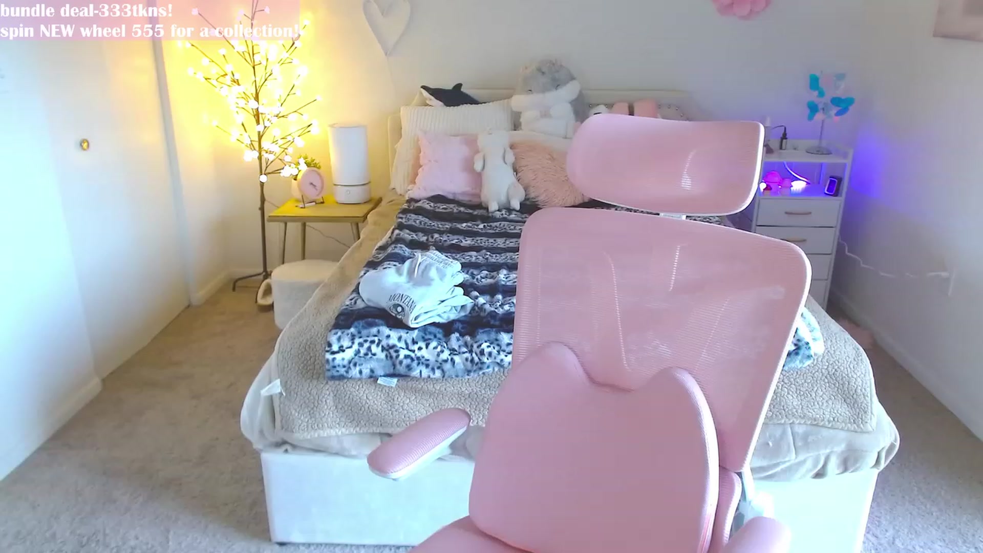 Gallery image thumbnail from MangoMae's myfreecams stream on, 02/22/2024, 21:26 image 20 of 20