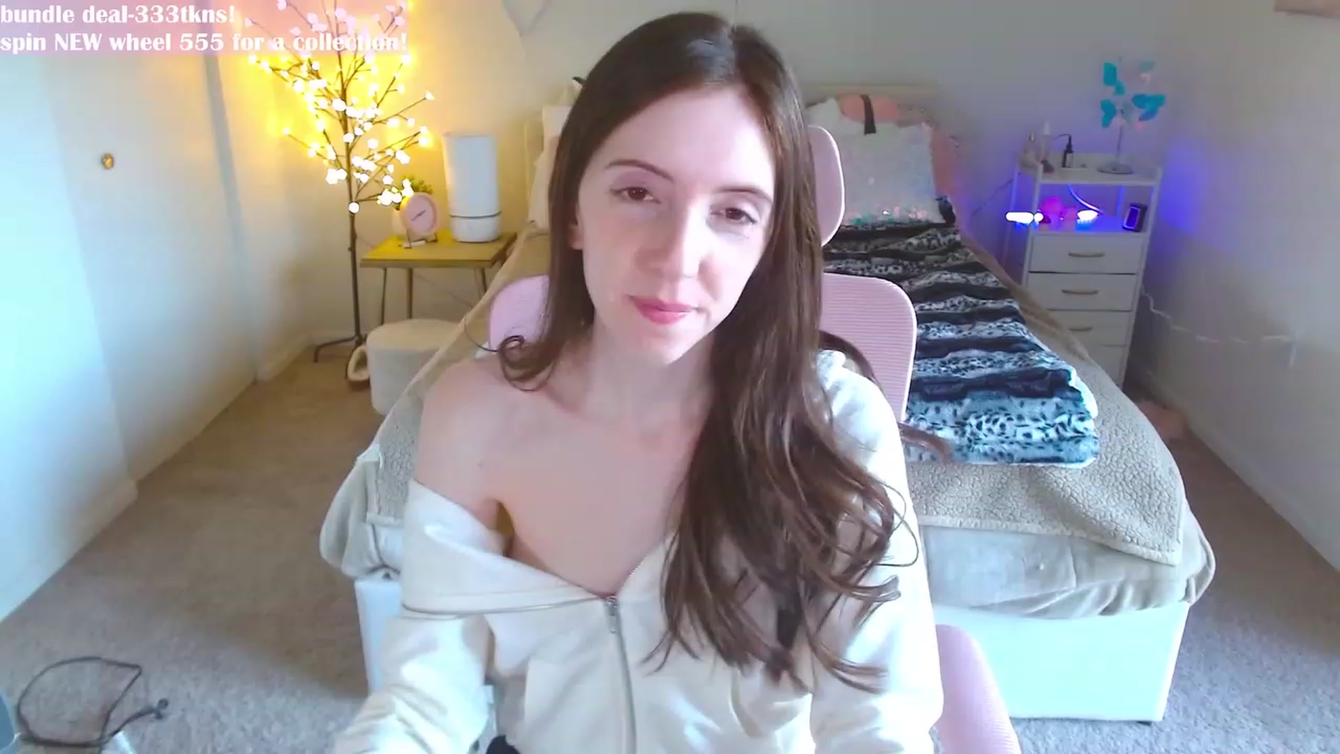 Gallery image thumbnail from MangoMae's myfreecams stream on, 02/23/2024, 20:02 image 15 of 20