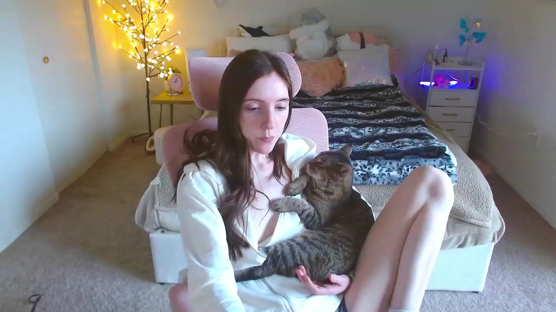 Gallery image thumbnail from MangoMae's myfreecams stream on, 02/23/2024, 20:02 image 4 of 20