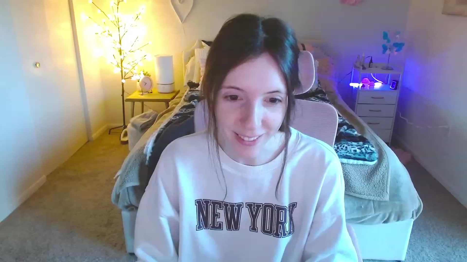 Gallery image thumbnail from MangoMae's myfreecams stream on, 02/24/2024, 12:52 image 20 of 20