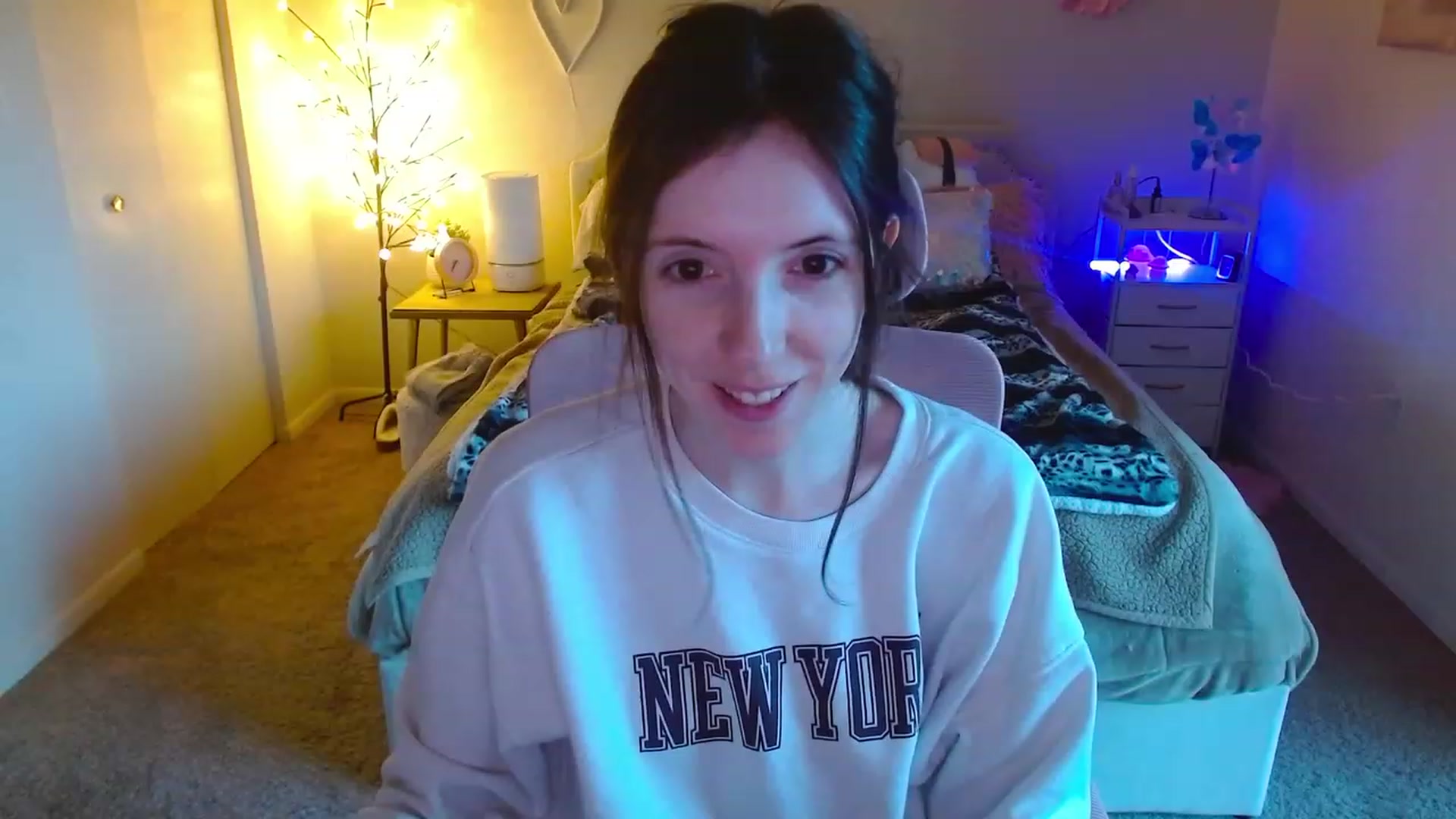 Gallery image thumbnail from MangoMae's myfreecams stream on, 02/24/2024, 12:52 image 4 of 20
