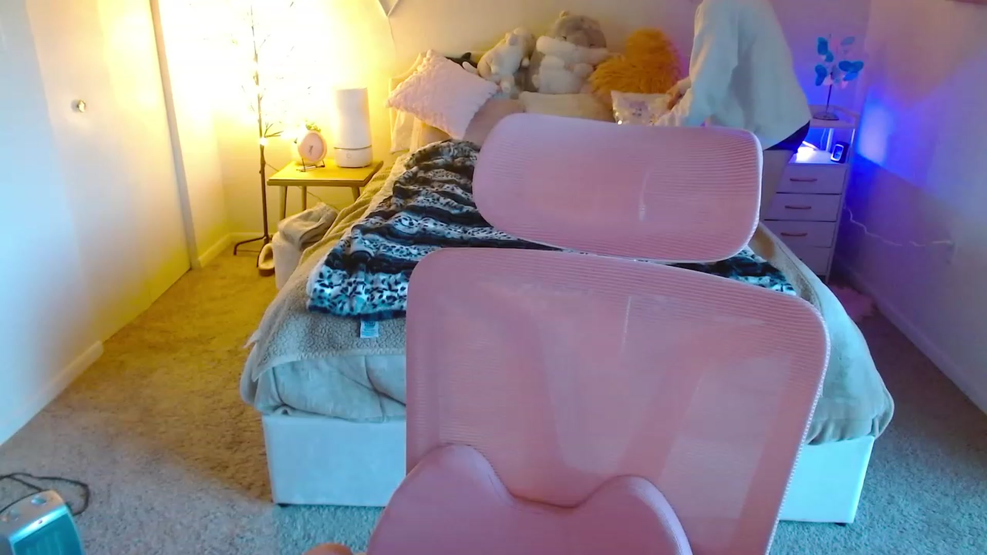 Gallery image thumbnail from MangoMae's myfreecams stream on, 02/24/2024, 12:52 image 1 of 20