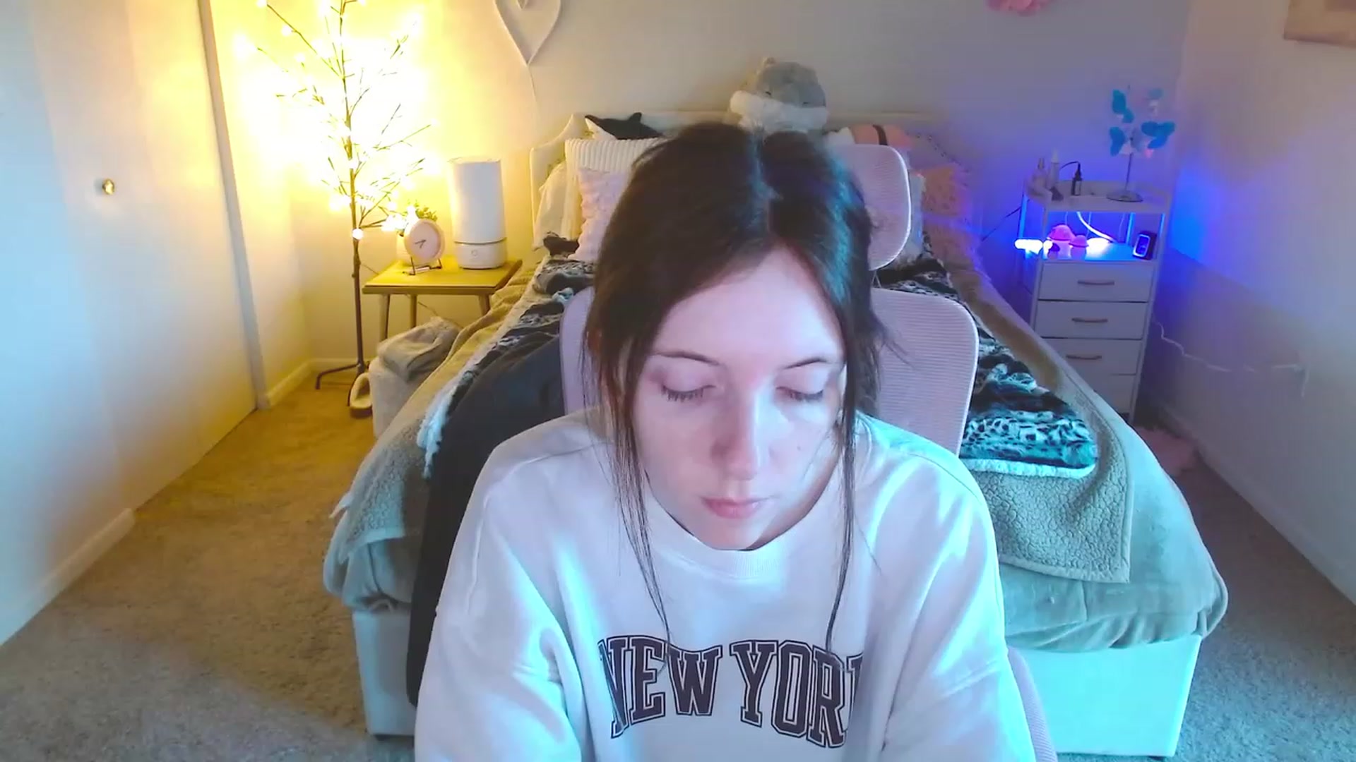 Gallery image thumbnail from MangoMae's myfreecams stream on, 02/24/2024, 12:52 image 12 of 20