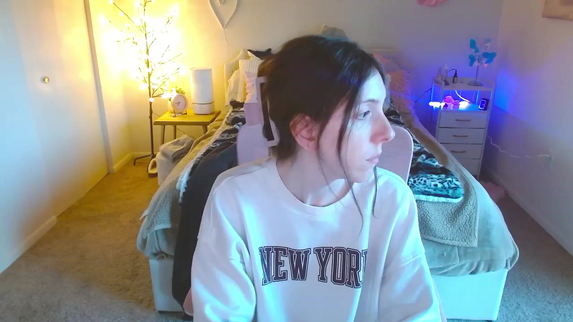 Gallery image thumbnail from MangoMae's myfreecams stream on, 02/24/2024, 12:52 image 13 of 20