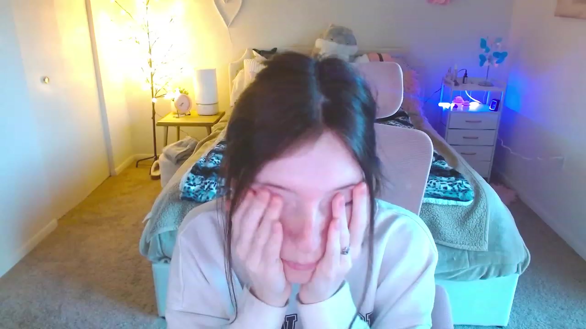 Gallery image thumbnail from MangoMae's myfreecams stream on, 02/24/2024, 12:52 image 9 of 20
