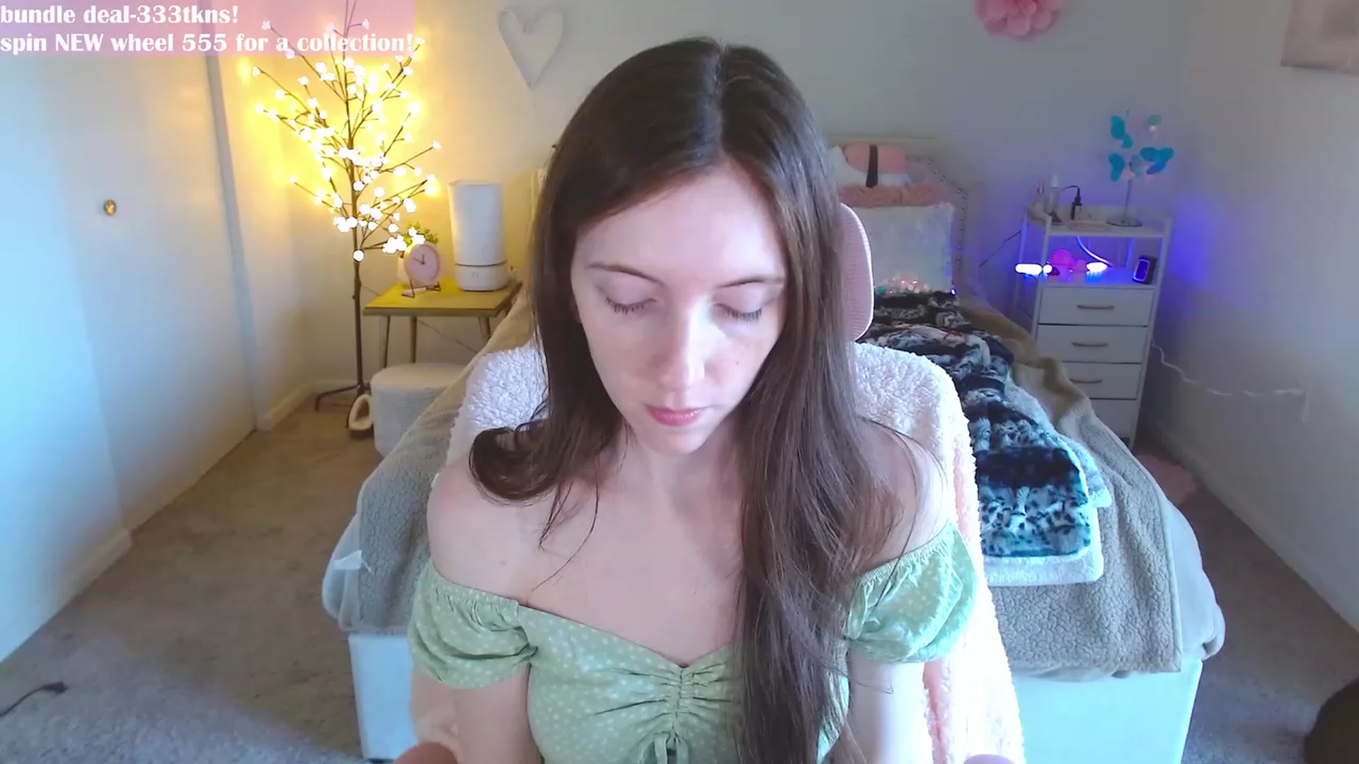 Gallery image thumbnail from MangoMae's myfreecams stream on, 02/27/2024, 17:50 image 20 of 20
