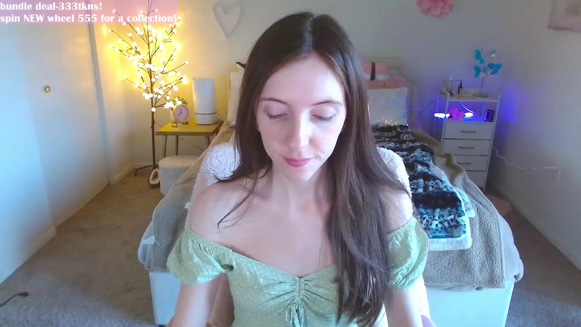 Gallery image thumbnail from MangoMae's myfreecams stream on, 02/27/2024, 17:50 image 2 of 20
