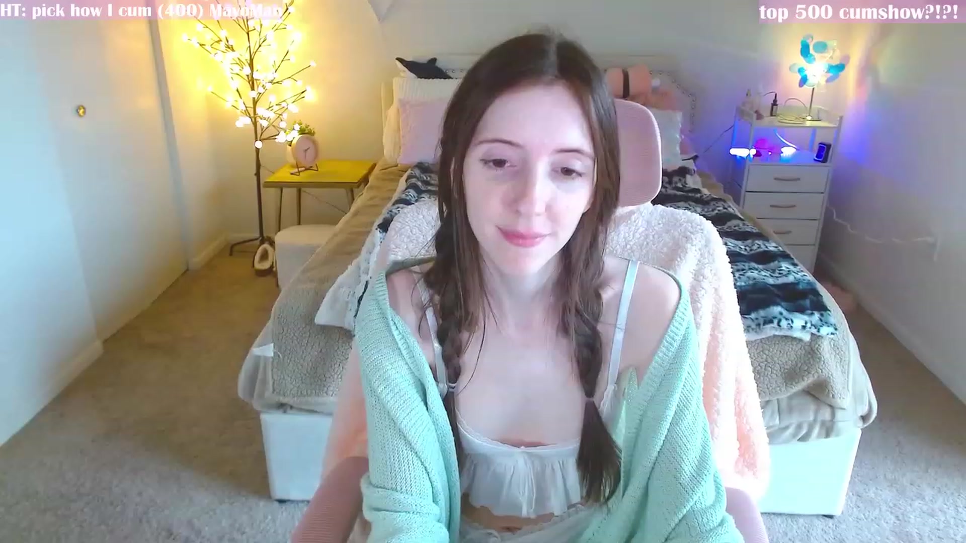 Gallery image thumbnail from MangoMae's myfreecams stream on, 03/01/2024, 20:29 image 15 of 20
