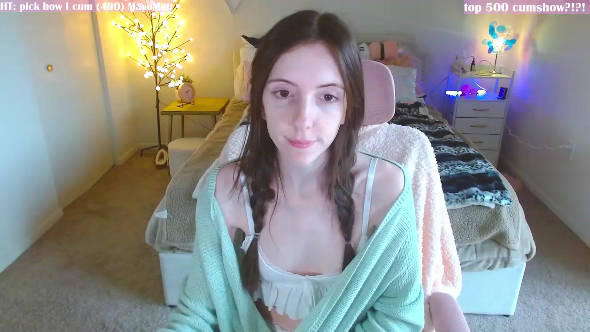 Gallery image thumbnail from MangoMae's myfreecams stream on, 03/01/2024, 20:29 image 14 of 20