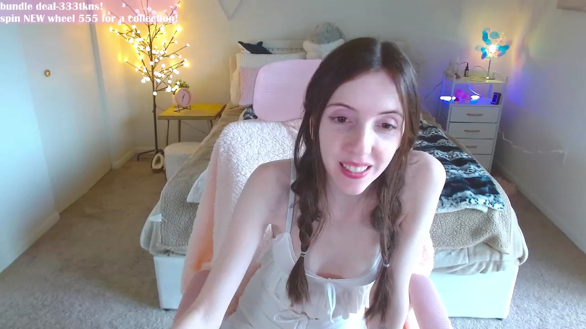 Gallery image thumbnail from MangoMae's myfreecams stream on, 03/01/2024, 20:29 image 5 of 20