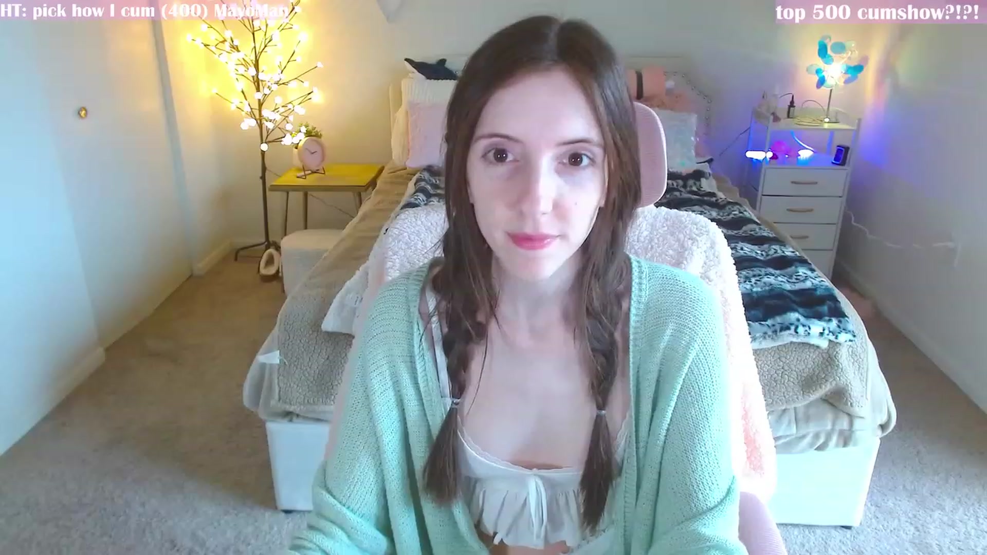 Gallery image thumbnail from MangoMae's myfreecams stream on, 03/01/2024, 20:29 image 18 of 20