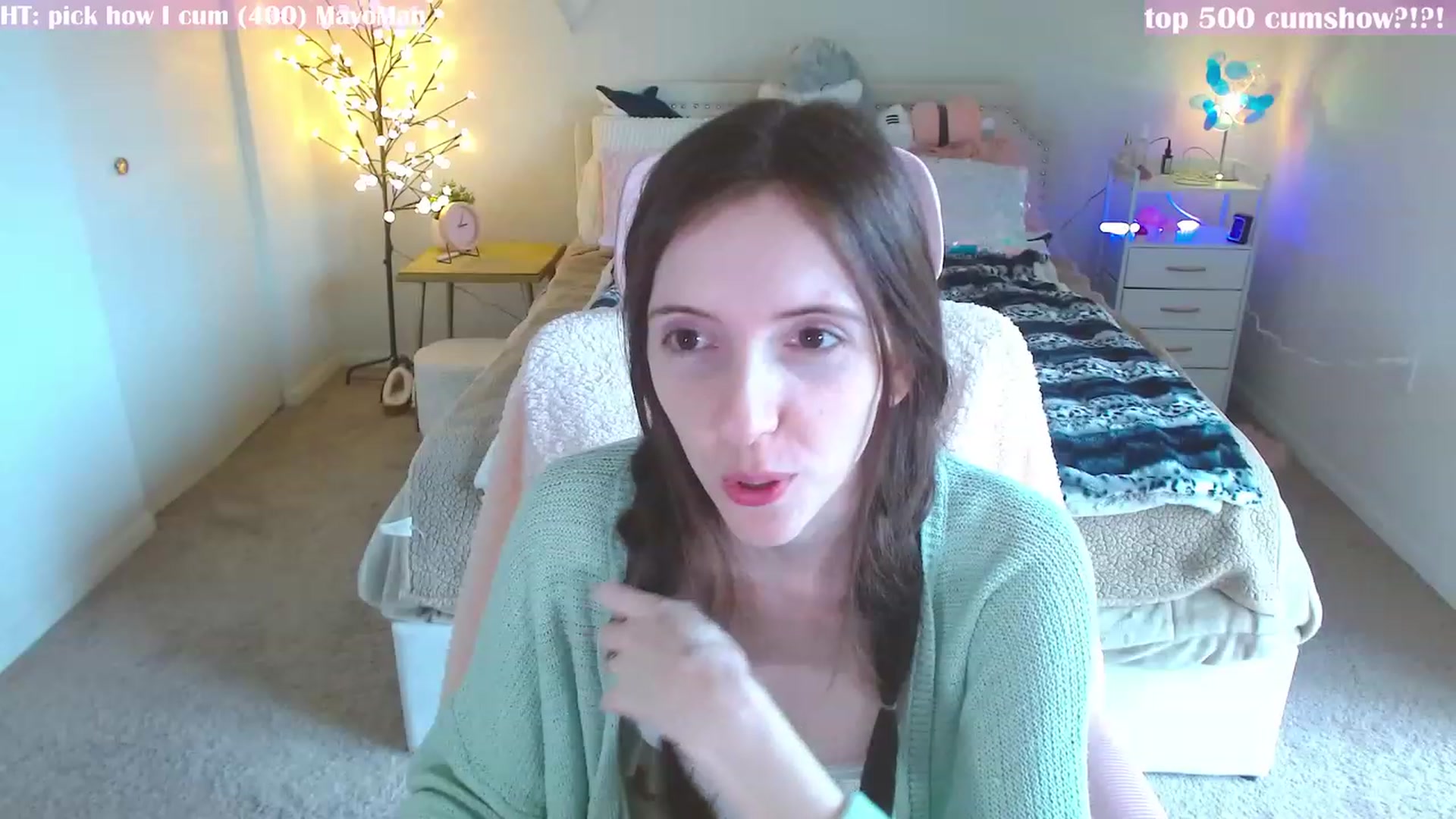 Gallery image thumbnail from MangoMae's myfreecams stream on, 03/01/2024, 20:29 image 20 of 20