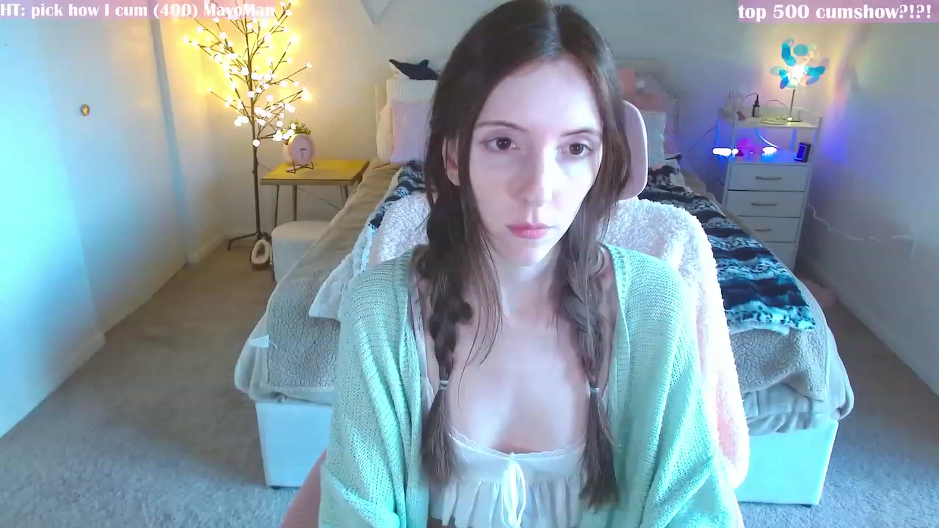 Gallery image thumbnail from MangoMae's myfreecams stream on, 03/01/2024, 21:09 image 3 of 20